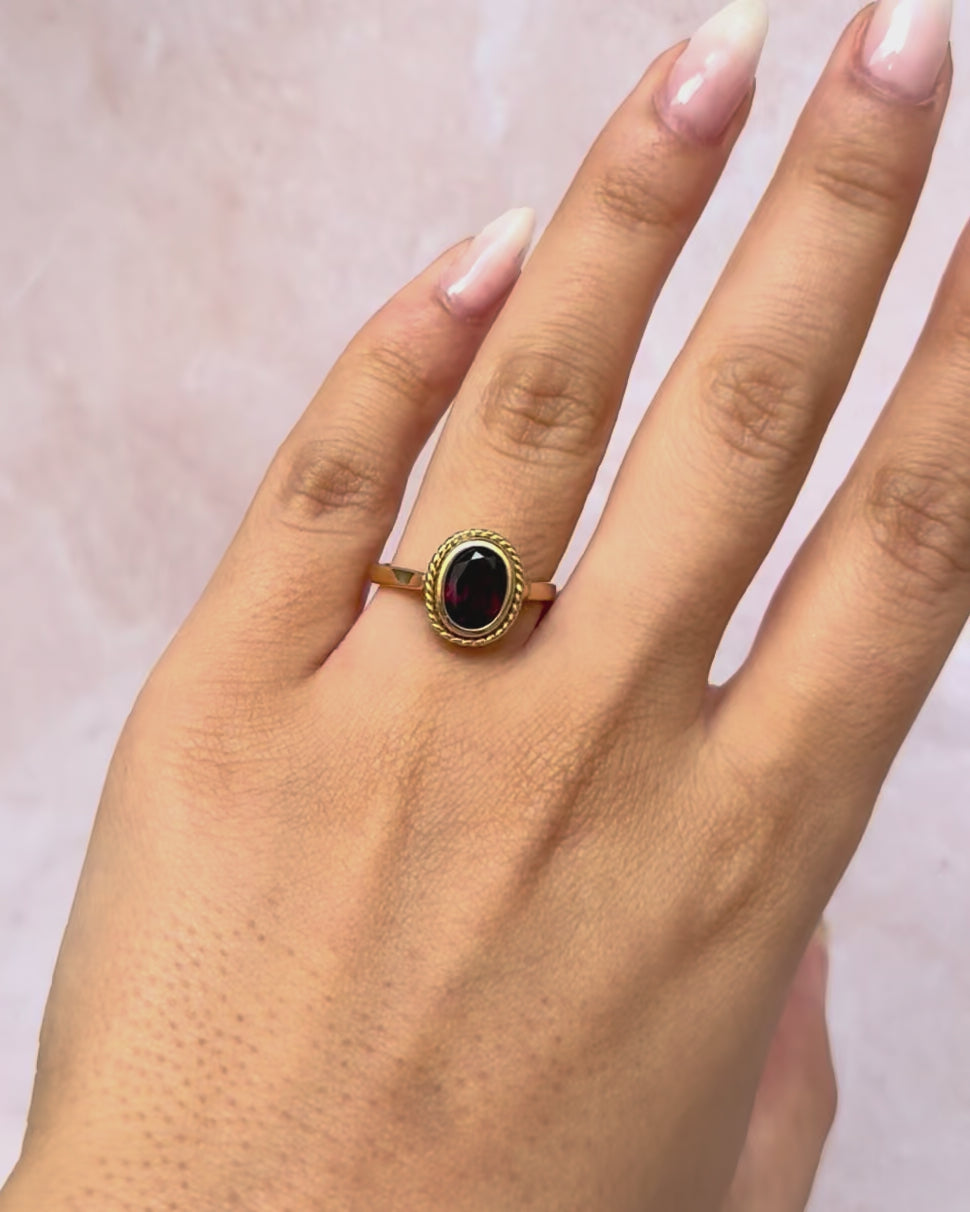 Anillo de cóctel con granate de 1,90 quilates "Lucia"