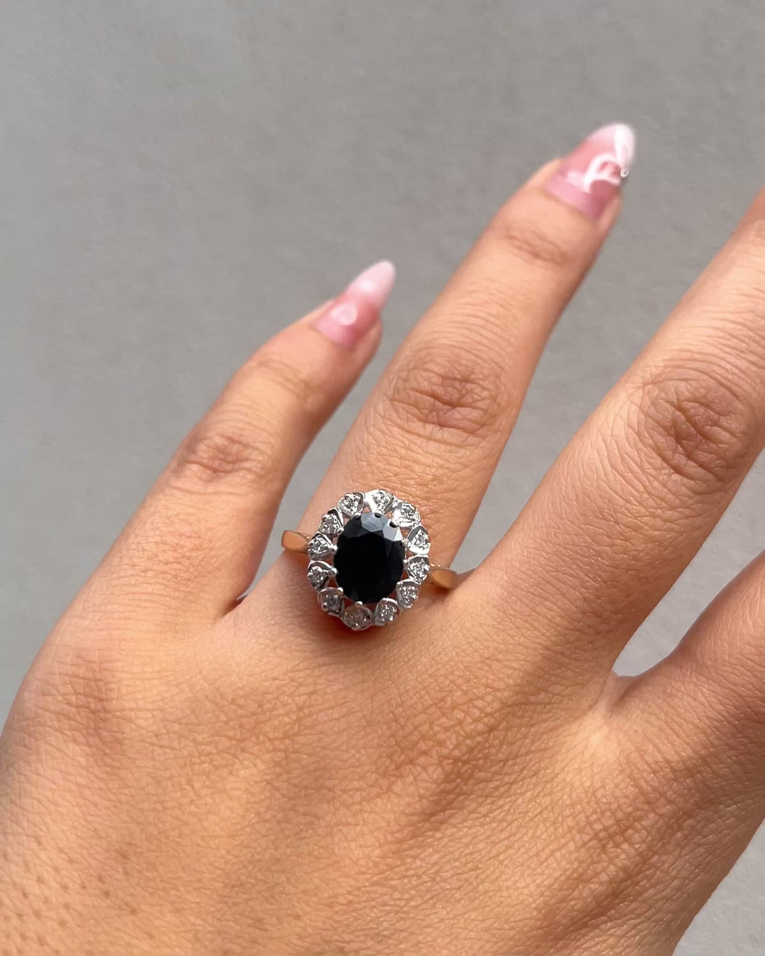 Bague Marguerite Saphir 2.60 carats &amp; Diamants &quot;Lina&quot;