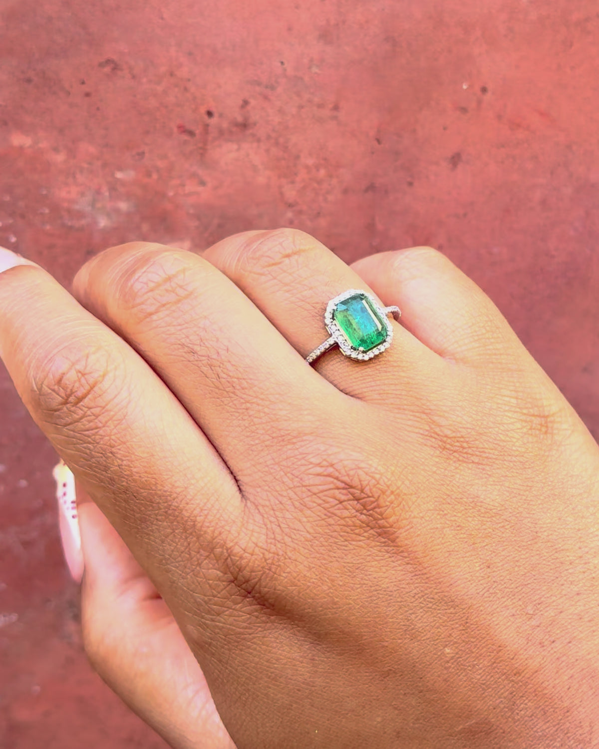 Bague Style Art-Déco Émeraude 1.12 carat &amp; Diamants 0.30 carat "Andressa"