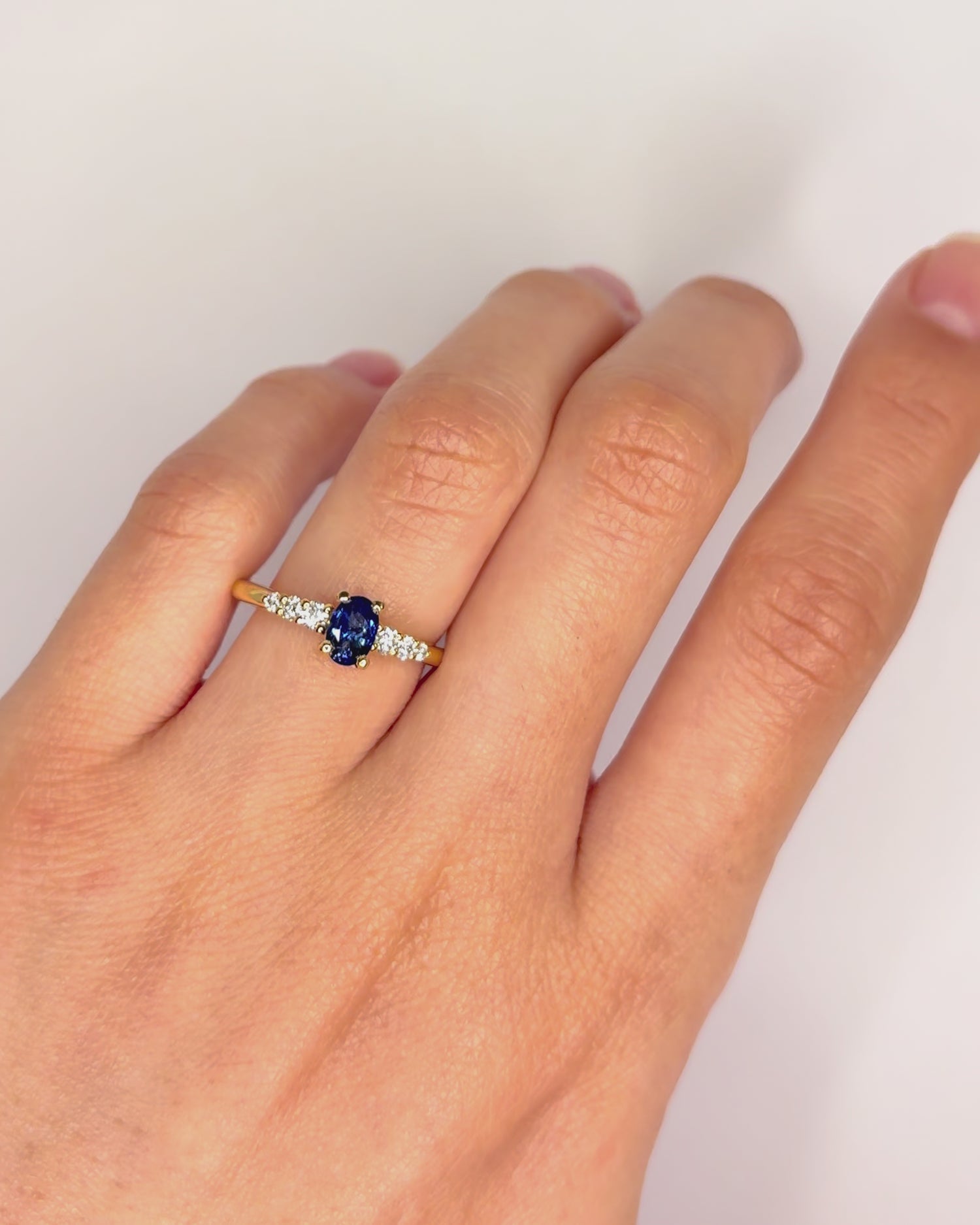 Bague Solitaire Saphir 0.55 carat &amp; Diamants "Sofia"