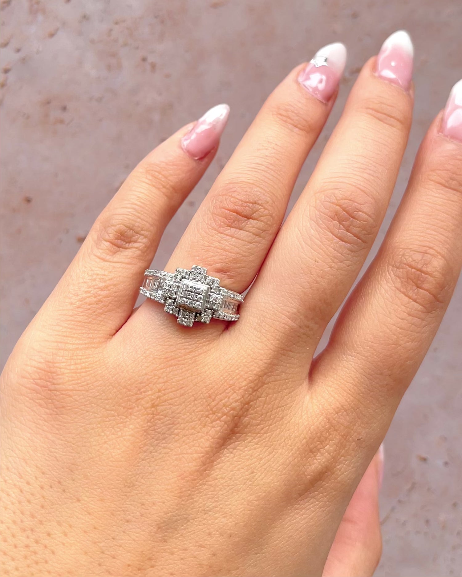 Bague Jonc Style Art Déco 81 Diamants 0.89 carat "Rebecca"