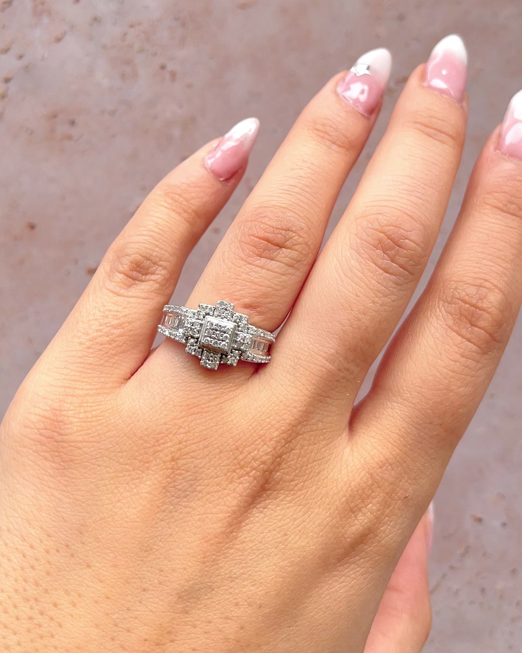 Bague Jonc Style Art Déco 81 Diamants 0.89 carat "Rebecca"