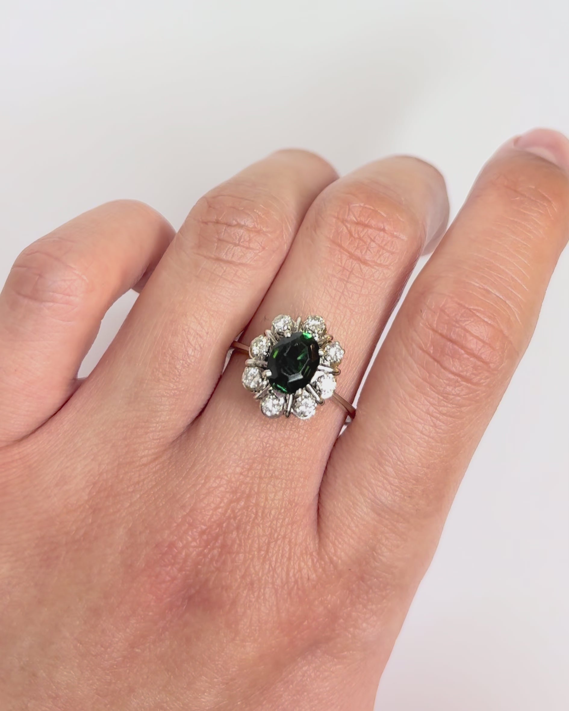 Bague Marguerite Tourmaline Verte 1.51 carat &amp; Diamants 0.40 carat "Bianca"
