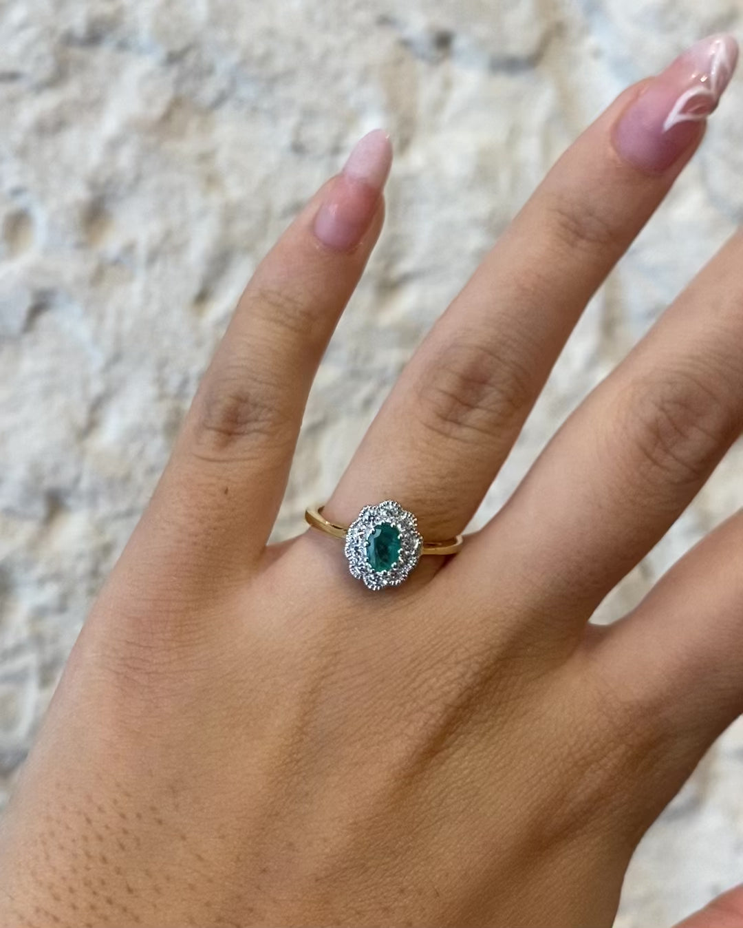 Bague Marguerite Émeraude 0.40 carat &amp; Diamants 0.40 carat &quot;Nila&quot;