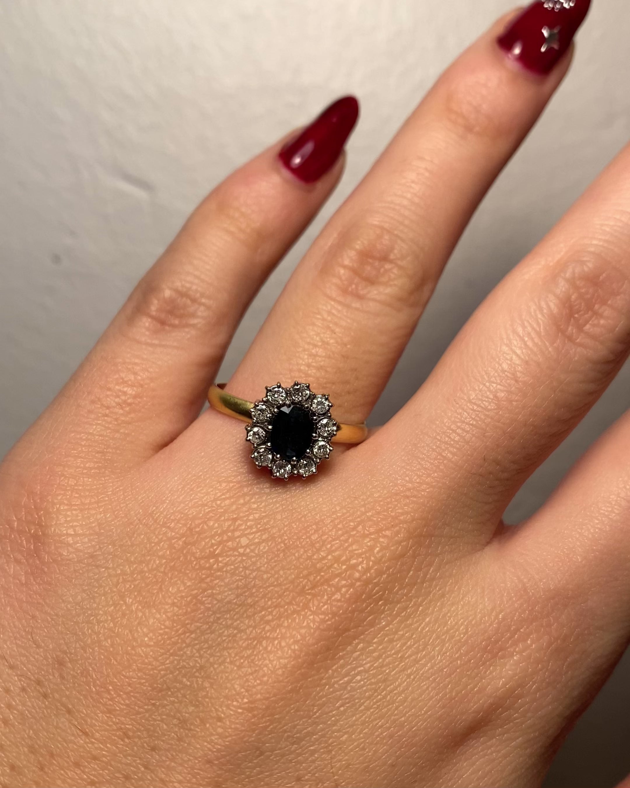 Marguerite Sapphire Ring 0.80 carat &amp; 10 Diamonds "Agnès"