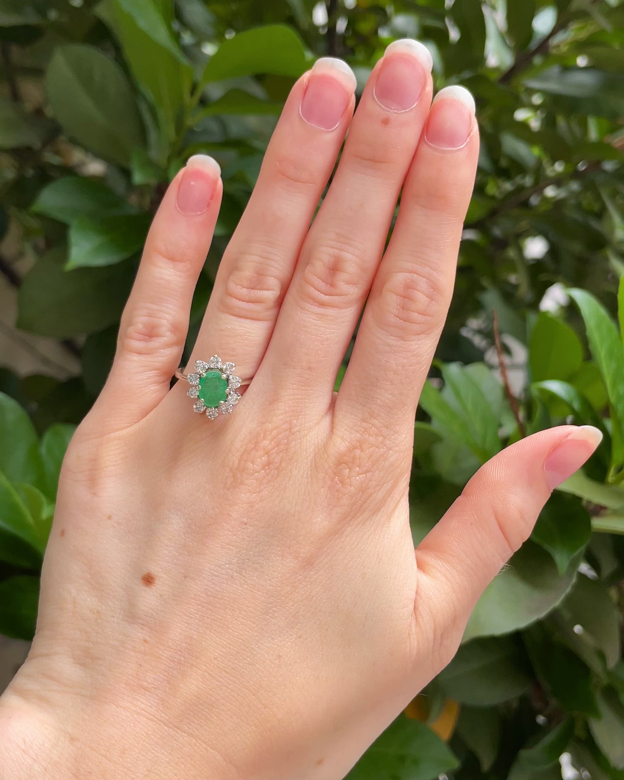 Bague Marguerite Émeraude 1.30 carat &amp; Diamants "Zyra"