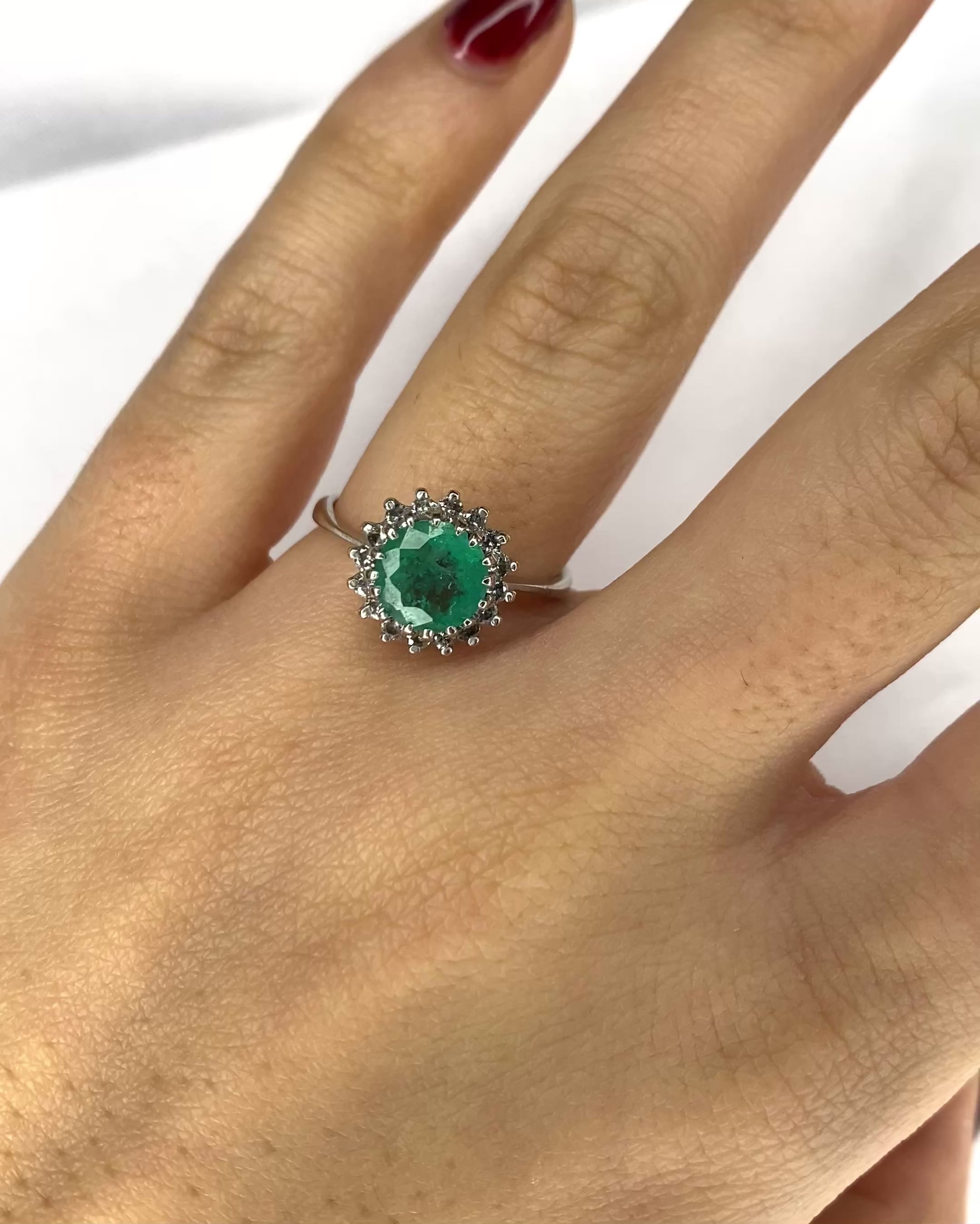 Bague Marguerite Émeraude 1 carat &amp; 16 Diamants "Théomire"
