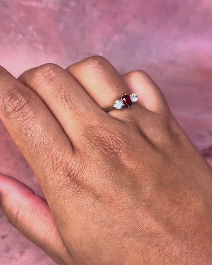 Bague Trilogie Rubis 0.60 carat &amp; Diamants 0.40 carat "Adeline"
