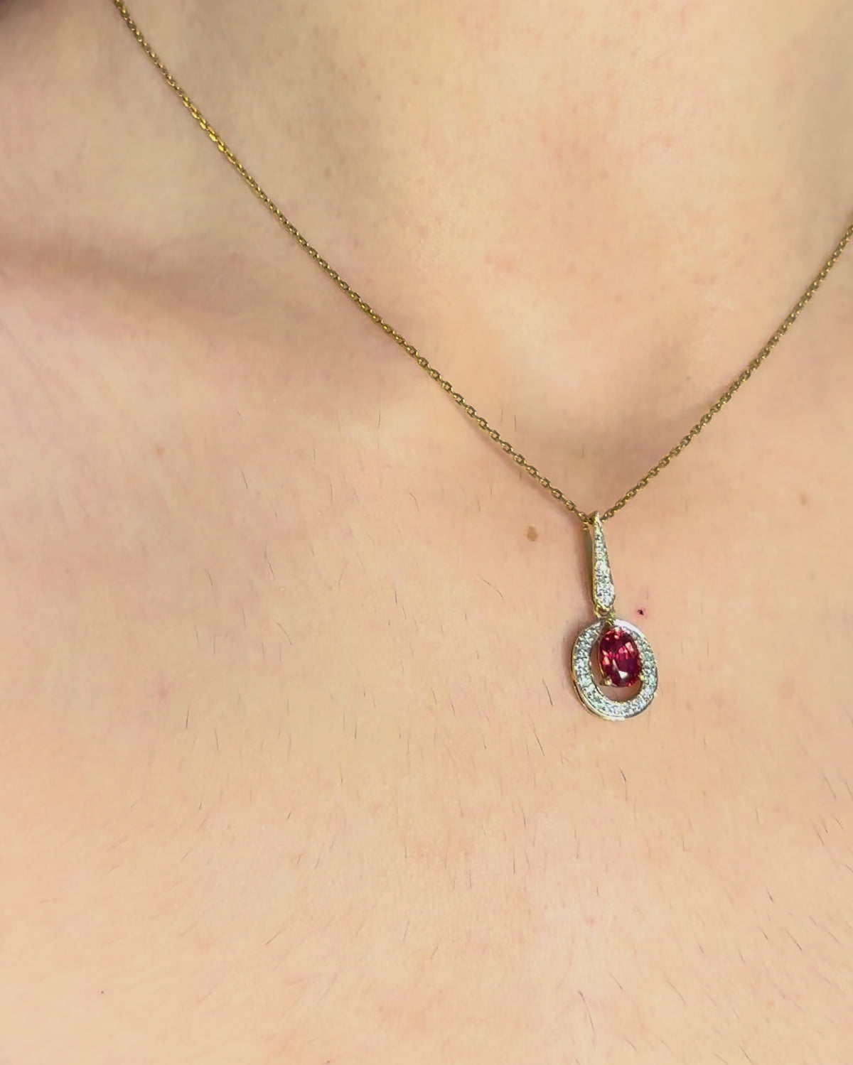 0.95-carat Orange Sapphire &amp; Diamond Pendant "Edith"