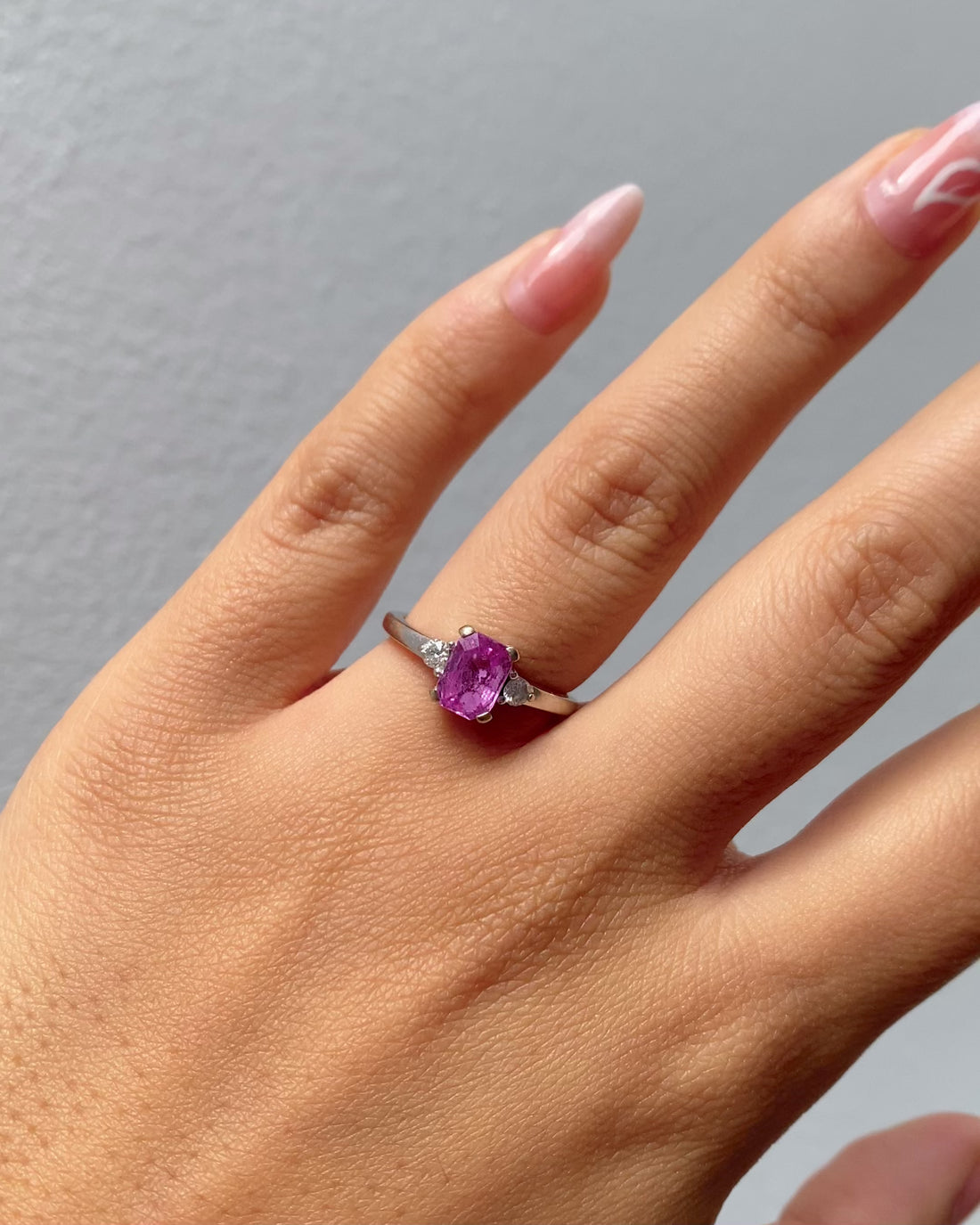 Bague Trilogie Saphir Rose 1.30 carat &amp; Diamants &quot;Clémence&quot;