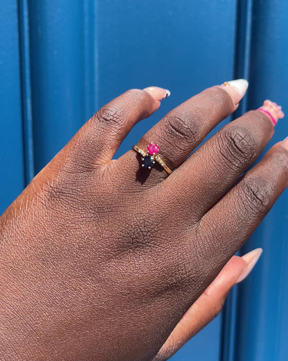 Bague Toi &amp; Moi Rubis 0.40 carat &amp; Saphir 0.43 carat “Louve”