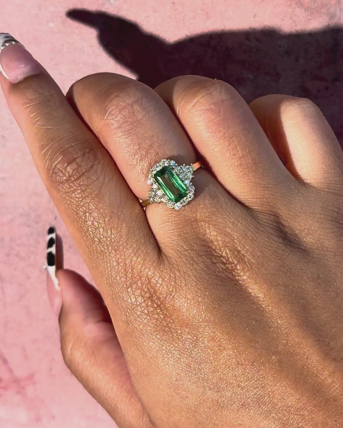 Art Deco-Style Tsavorite Garnet and Diamond Ring, 1.41 carats, "Nérine"