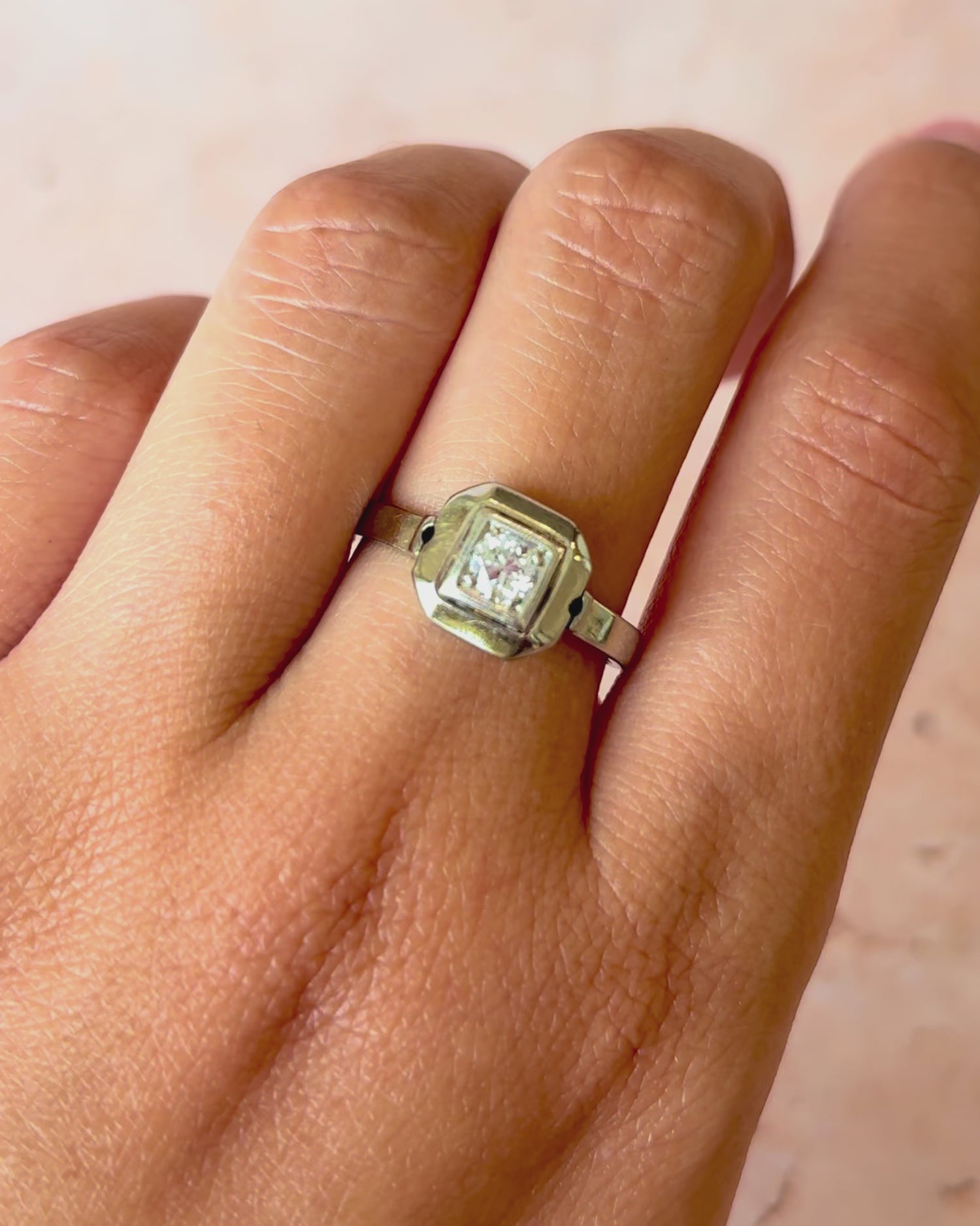 Anillo Art Déco con diamante de 0,22 quilates "Enera"