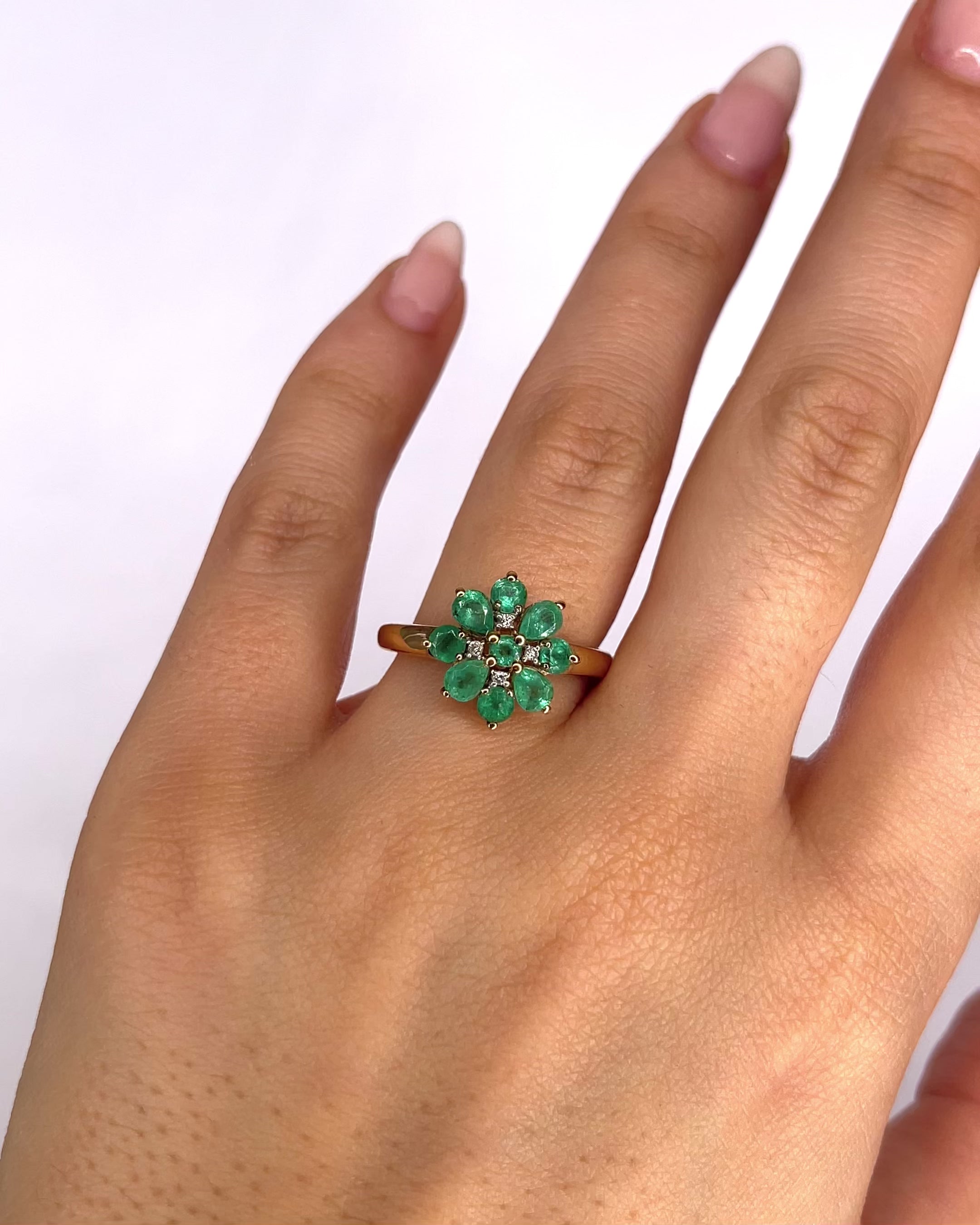 Bague Marguerite Émeraudes 0.98 carat &amp; Diamants "Andréa"