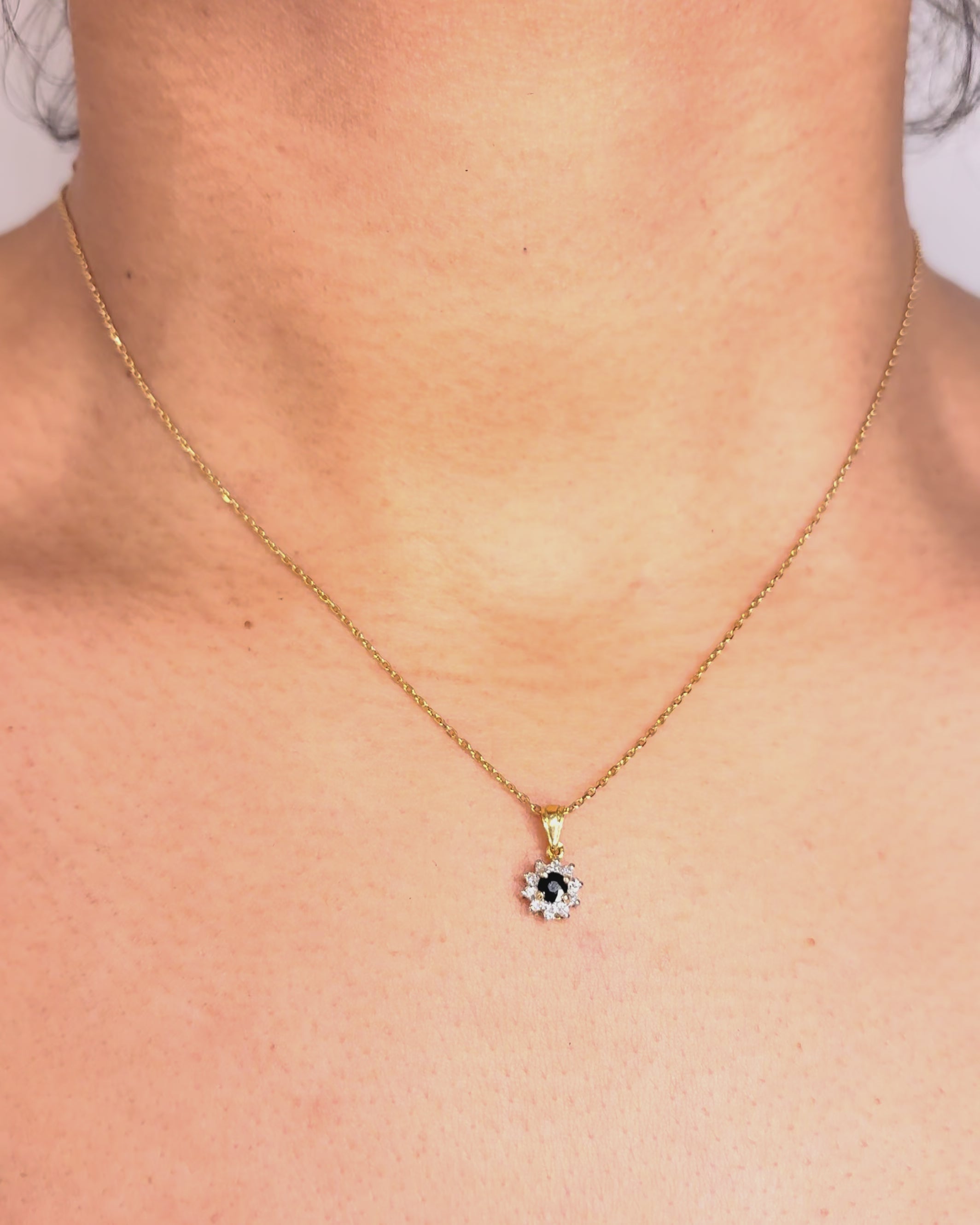 Pendentif Marguerite Saphir &amp; Diamants "Gwen"