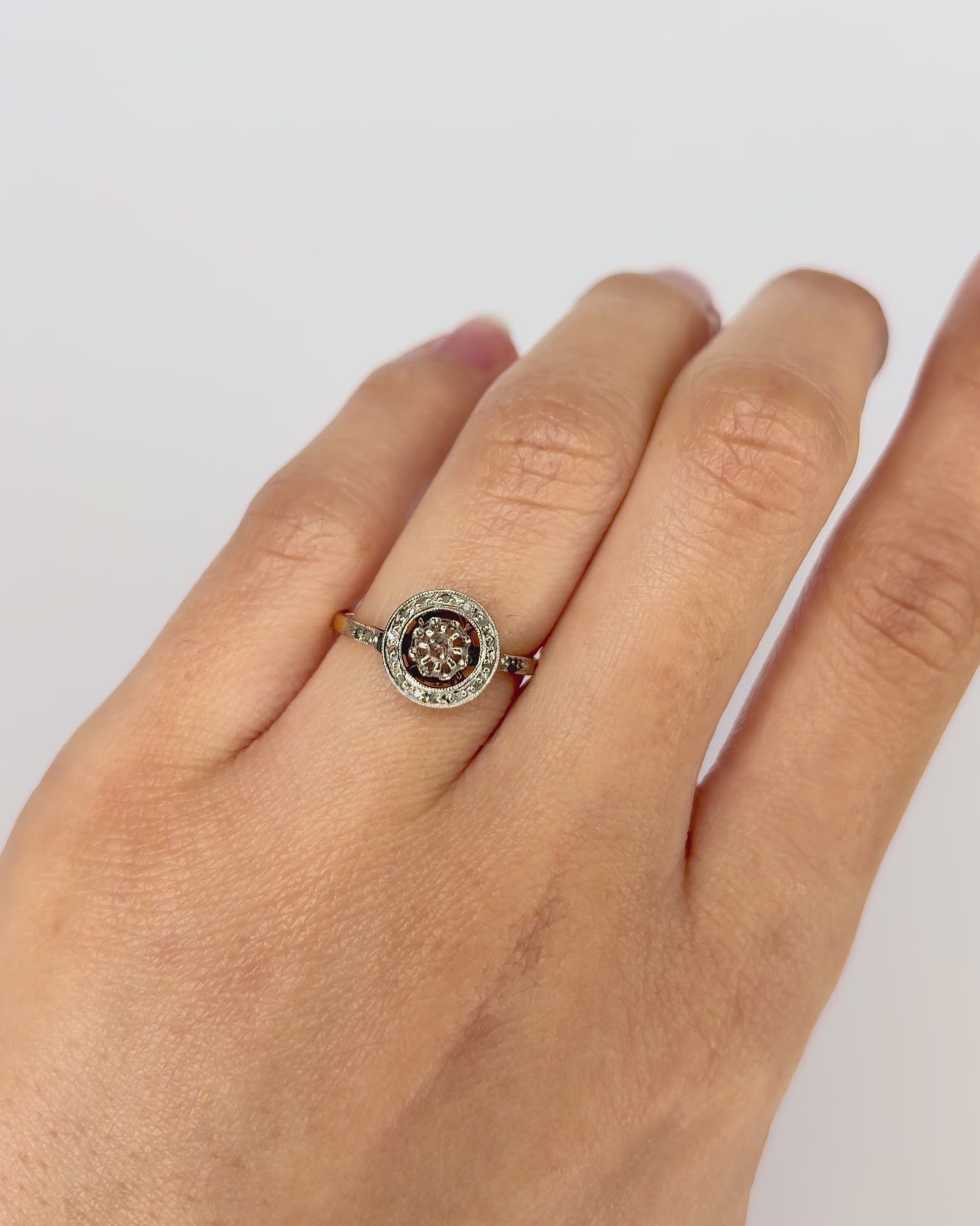 Art Deco Ring 21 Diamonds "Sophia"
