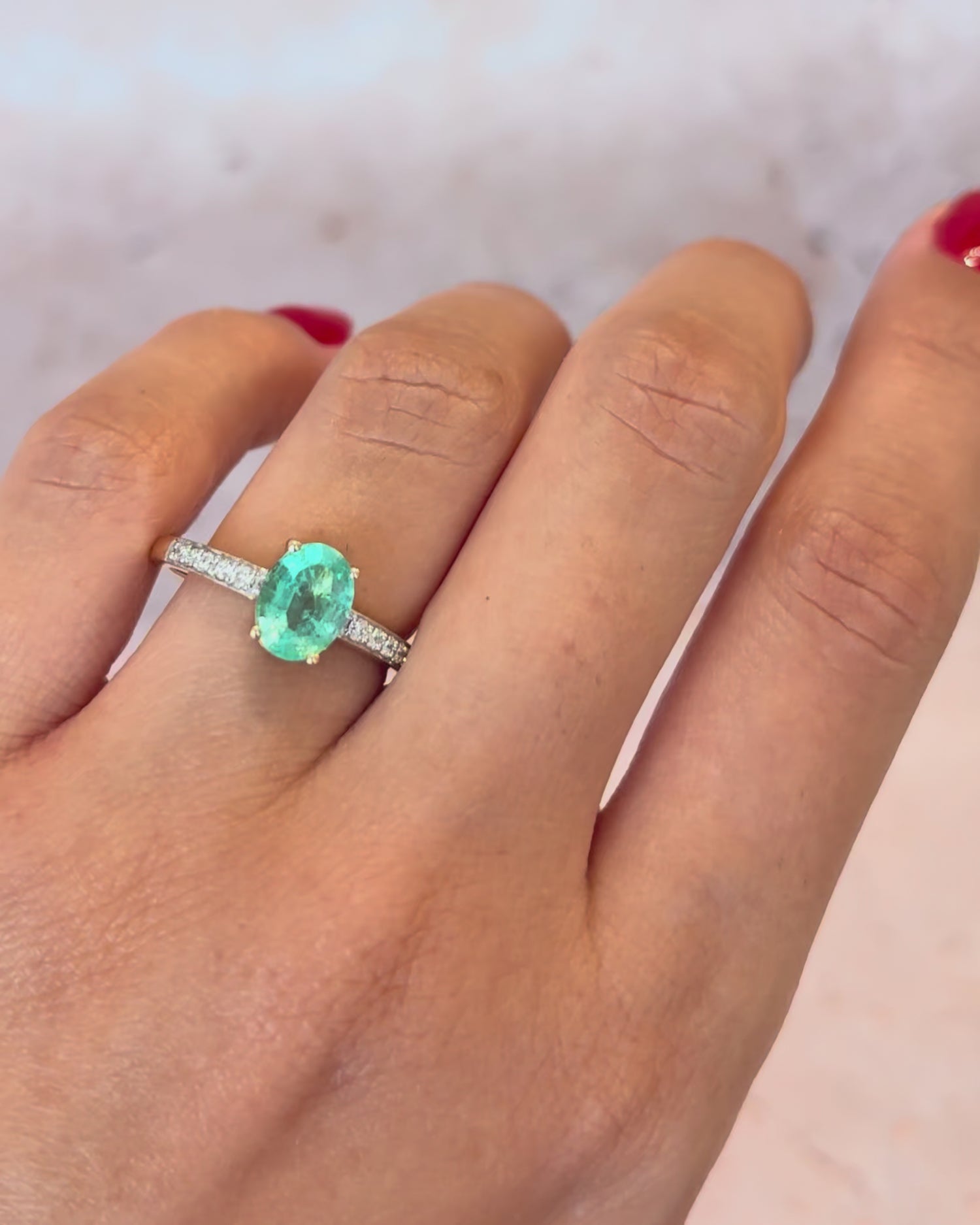 Bague Solitaire Émeraude 1.30 carat &amp; Diamants "Safina"