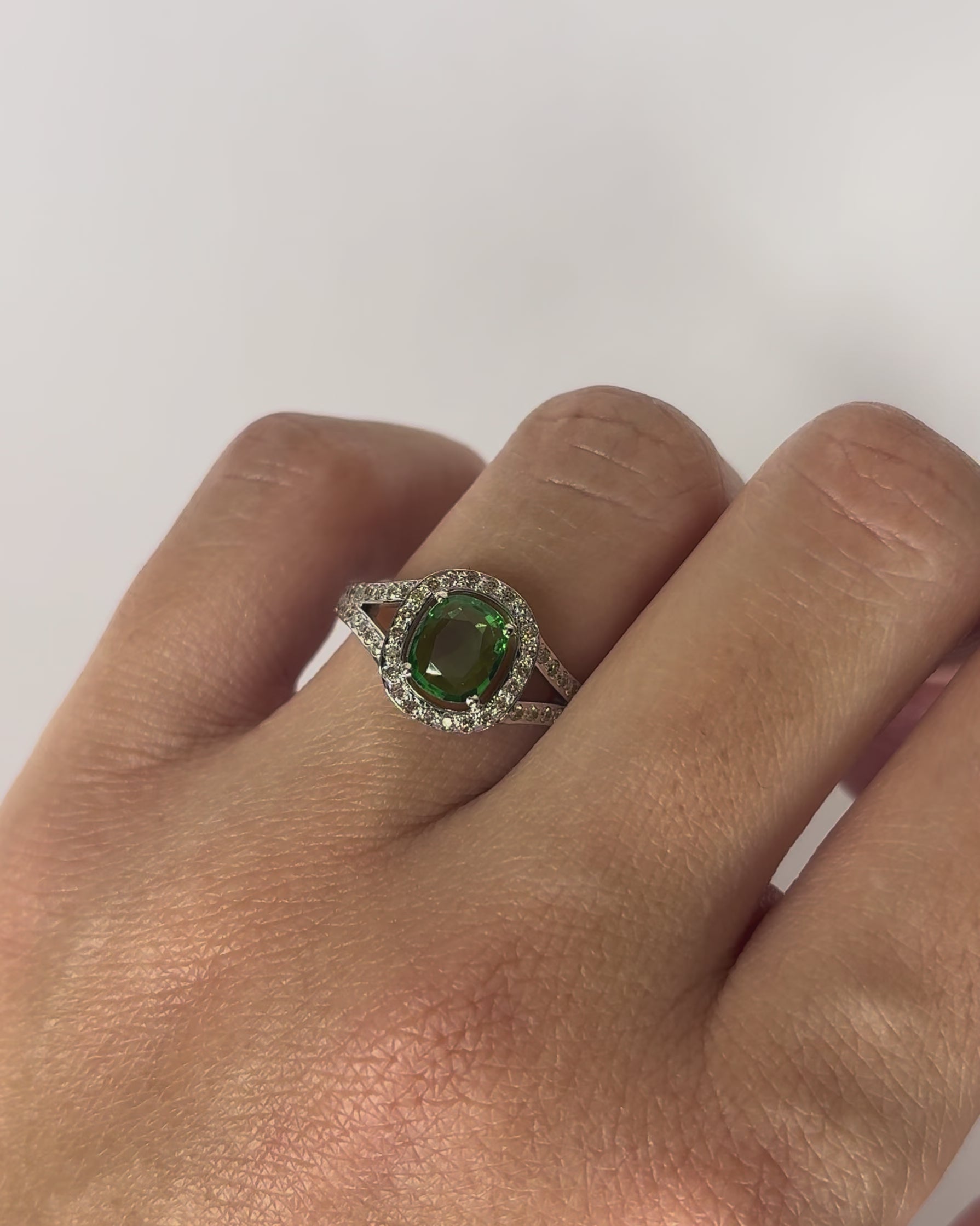 Marguerite Ring Garnet Green Tsavorite 0.90 ct &amp; 54 Diamonds "Juliette"
