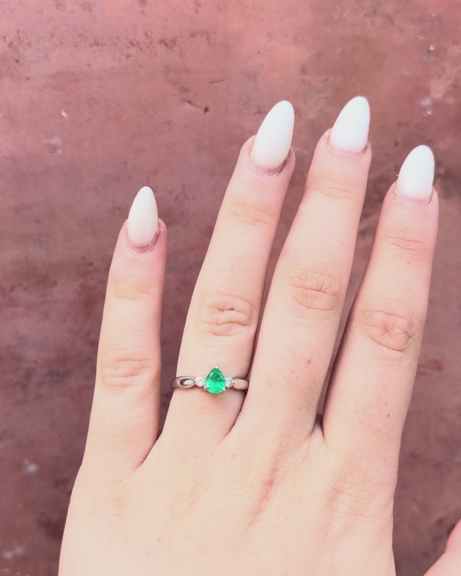 Bague Trilogie Émeraude 0.45 carat &amp; Diamants "Tessa"