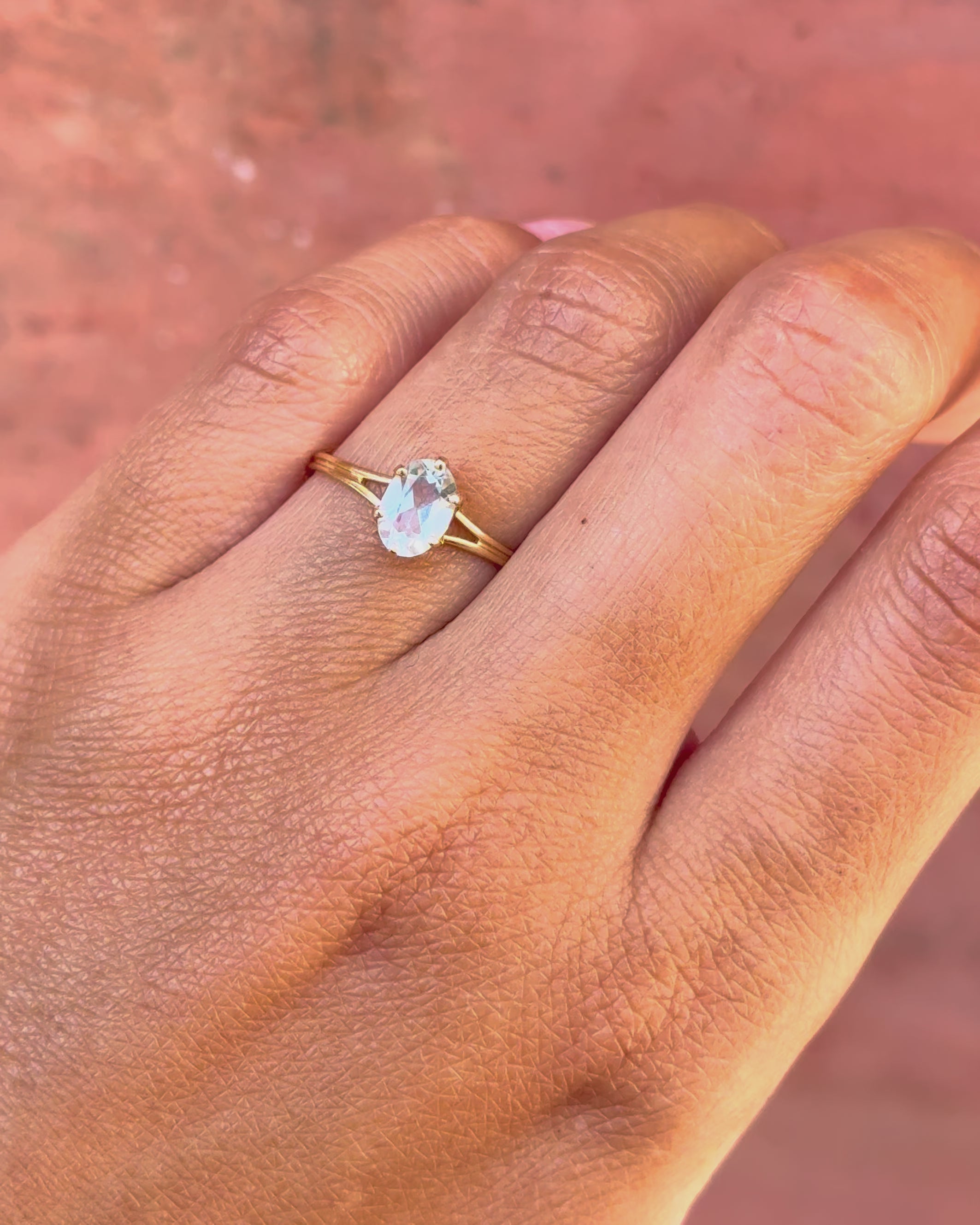 0.80-carat Aquamarine Solitaire Ring "Billie"