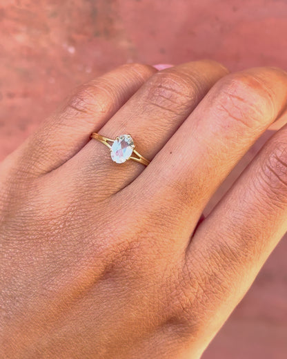 0.80-carat Aquamarine Solitaire Ring "Billie"