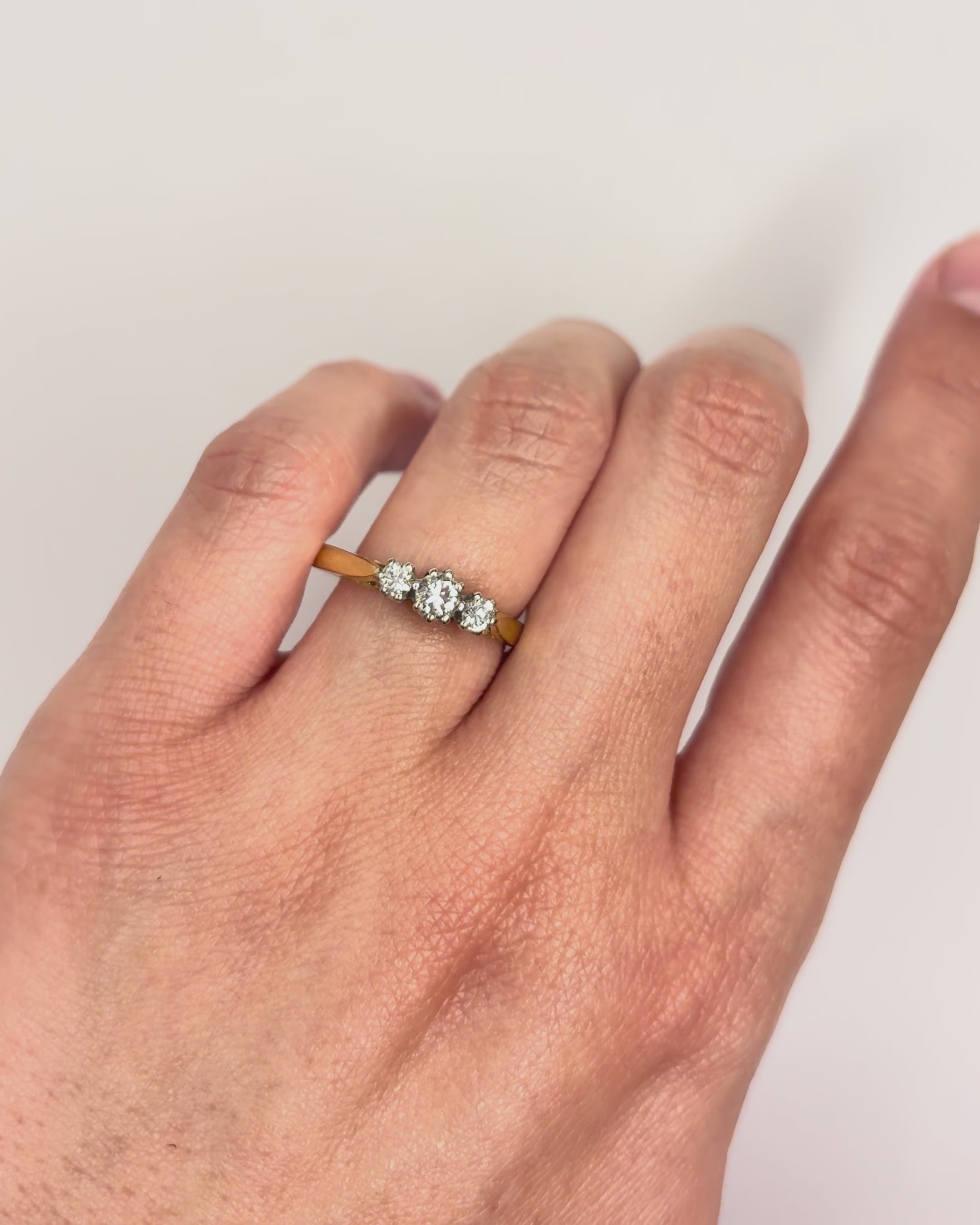 Diamond Trilogy Ring 0.34 carat "Asia"