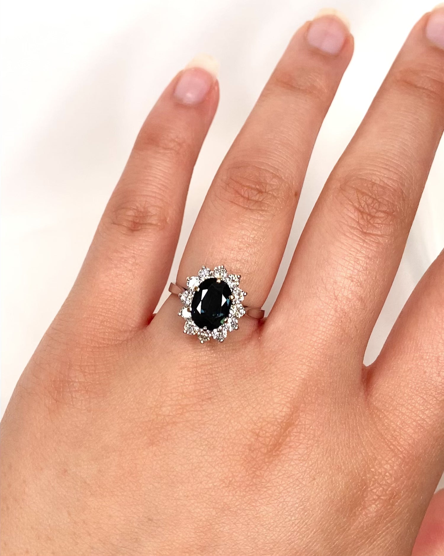 Anillo Marguerite Zafiro 2.15 quilates y Diamantes 0.72 quilates "Fanny"