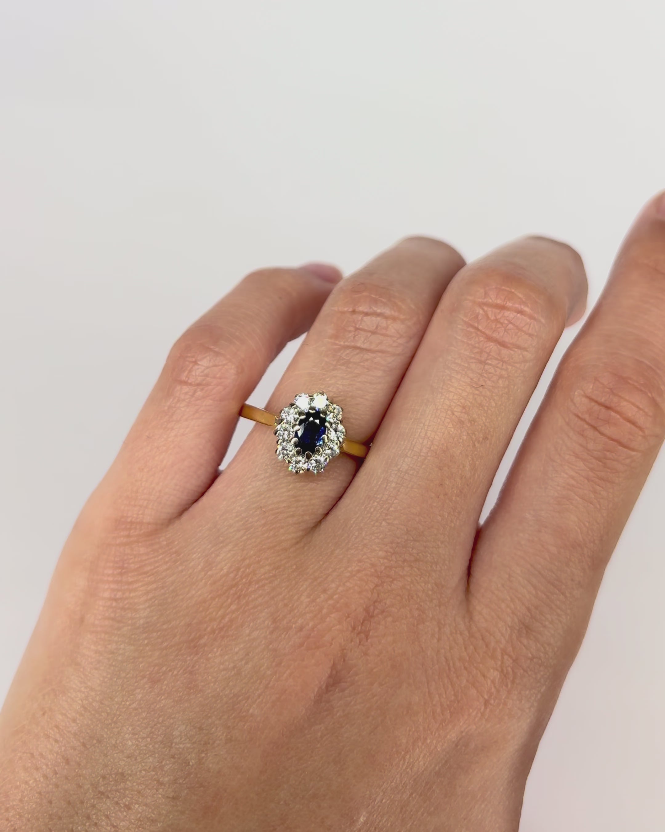 Bague Marguerite Saphir 0.57 carat &amp; Diamants 0.40 carat "Soumia"