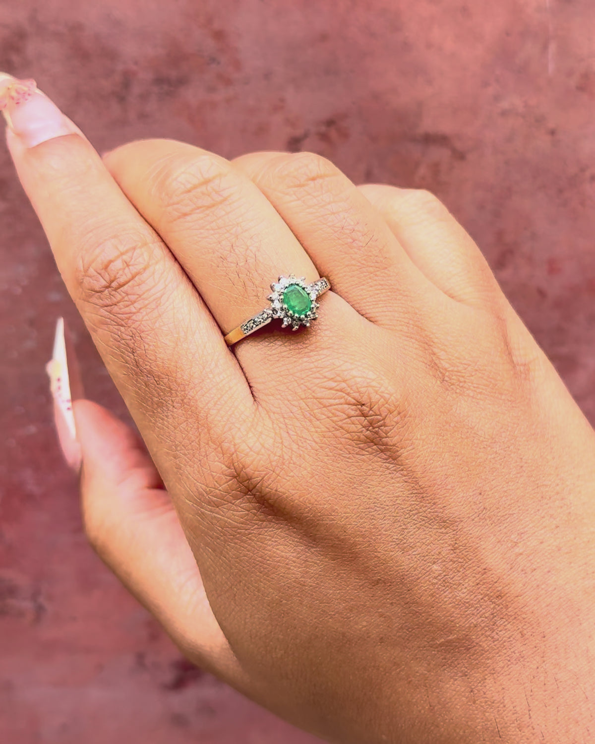 Anillo Margarita de esmeralda y diamantes «Jolène»