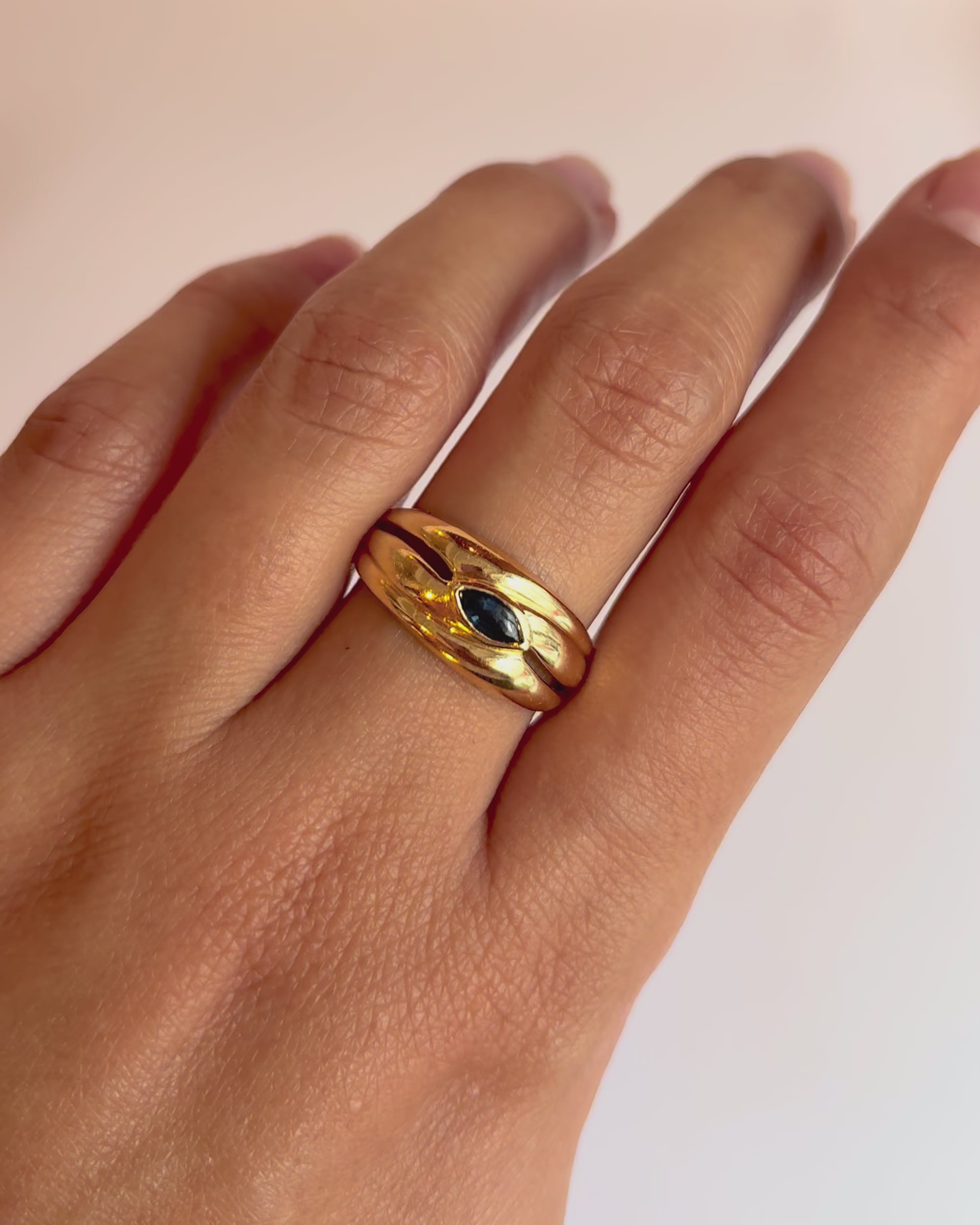 Anillo rígido con zafiro "Coline"