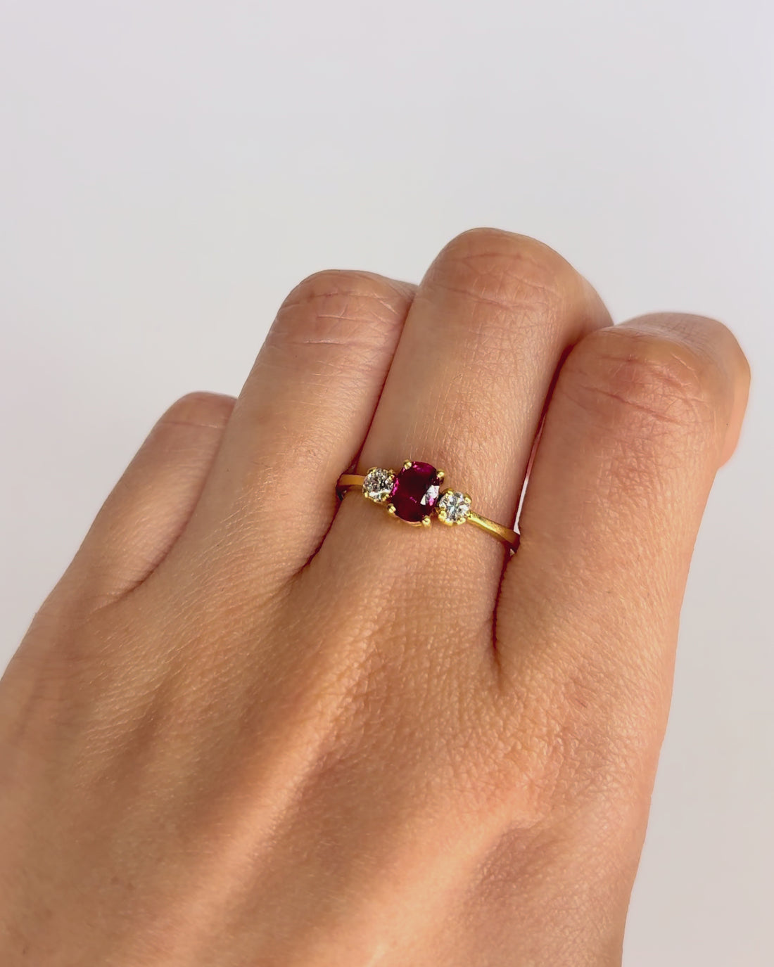 Bague Trilogie Rubis 0.50 carat &amp; Diamants "Beatrice"