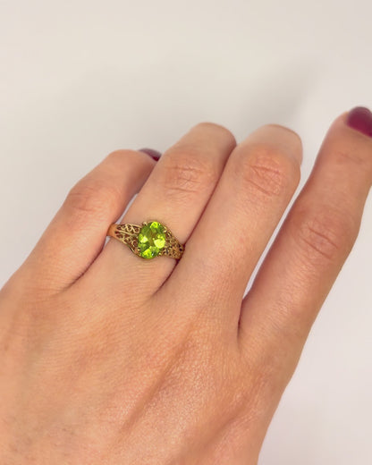 Anillo solitario de peridoto 1.24 quilates "Nine"