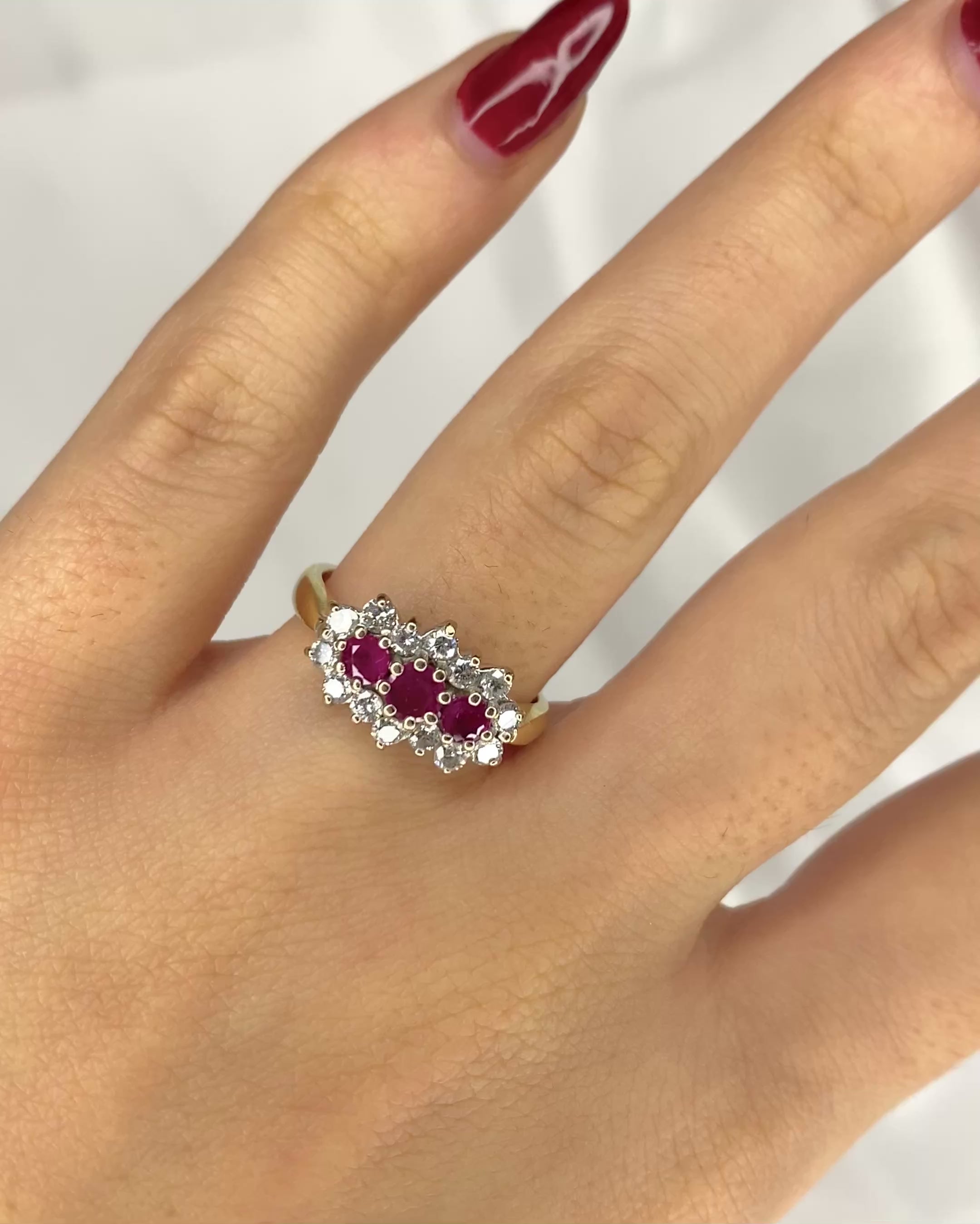 Bague Marguerite Rivière Rubis 0.49 carat &amp; Diamants 0.42 carat "Emilia"