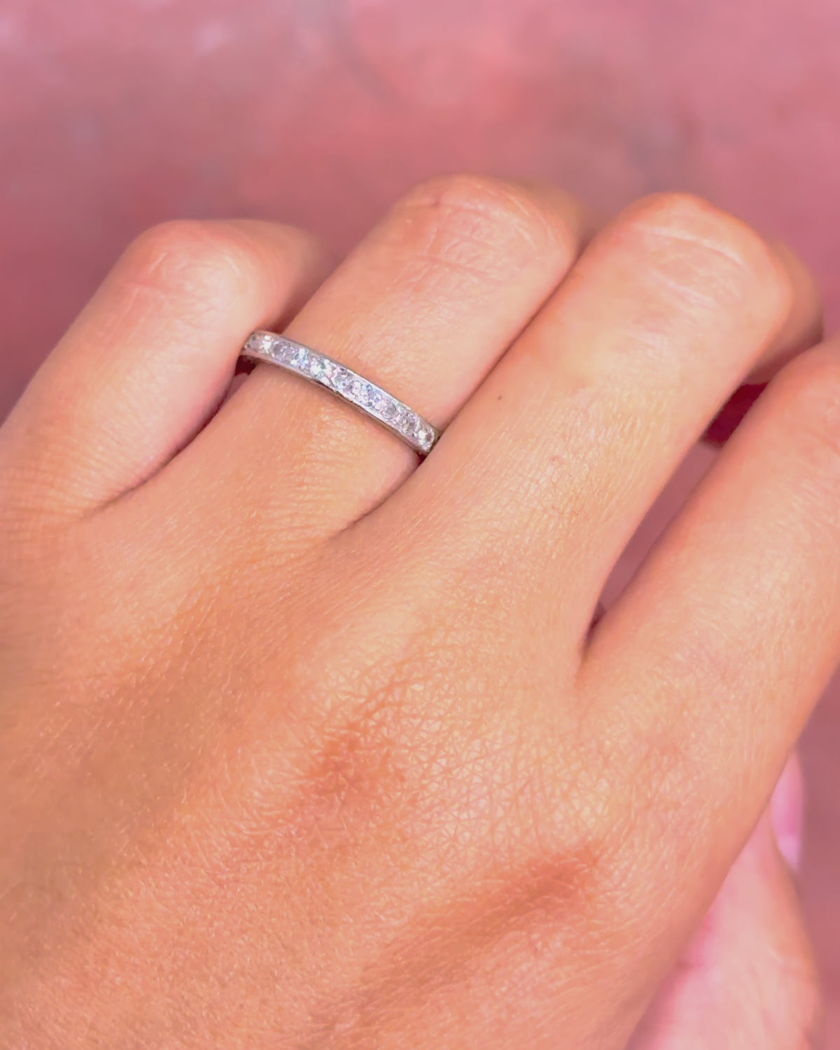 0.90 carat 2.4 mm American diamond band "Laure"
