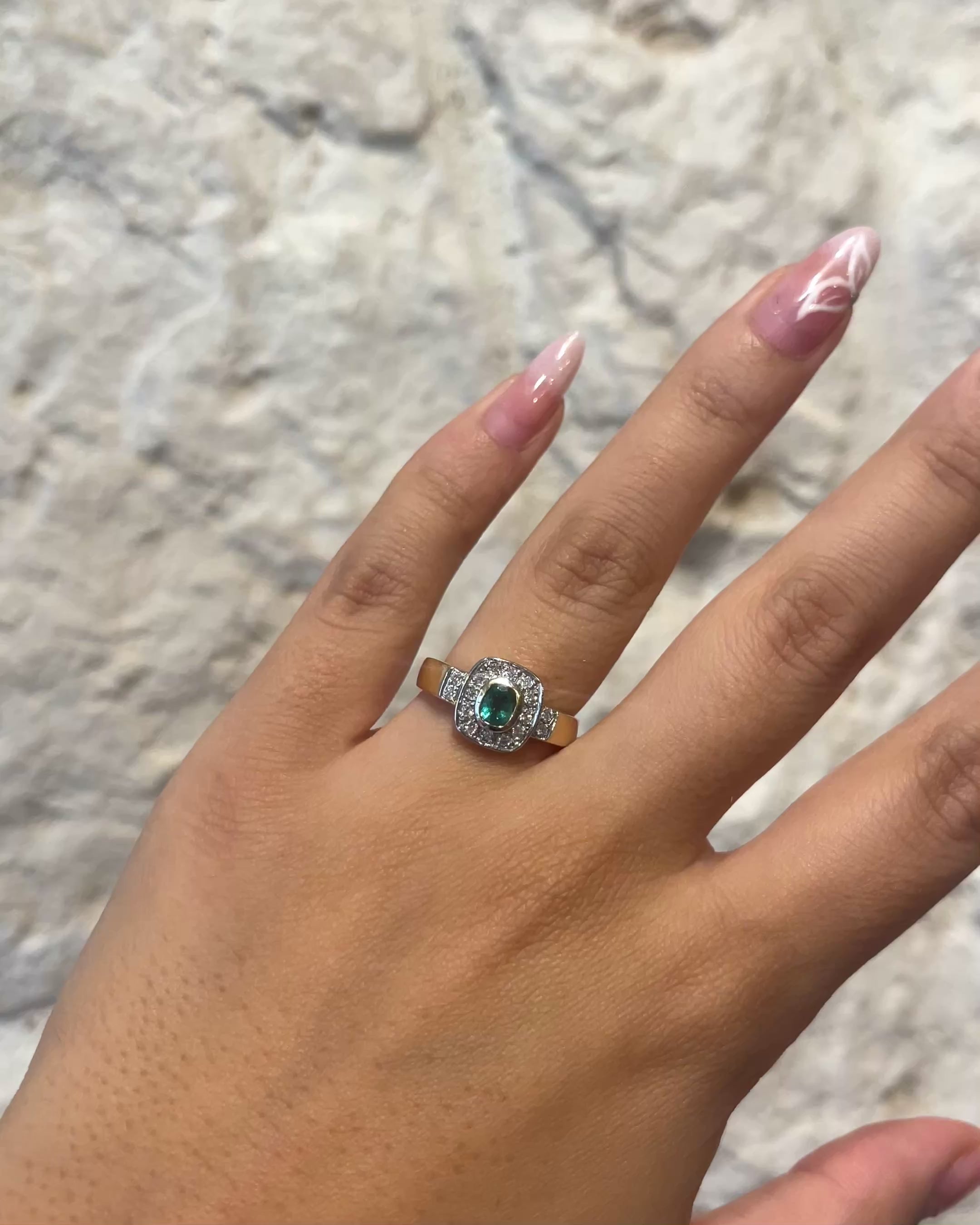 Art Deco Style Ring Emerald &amp; Diamonds "Judy"