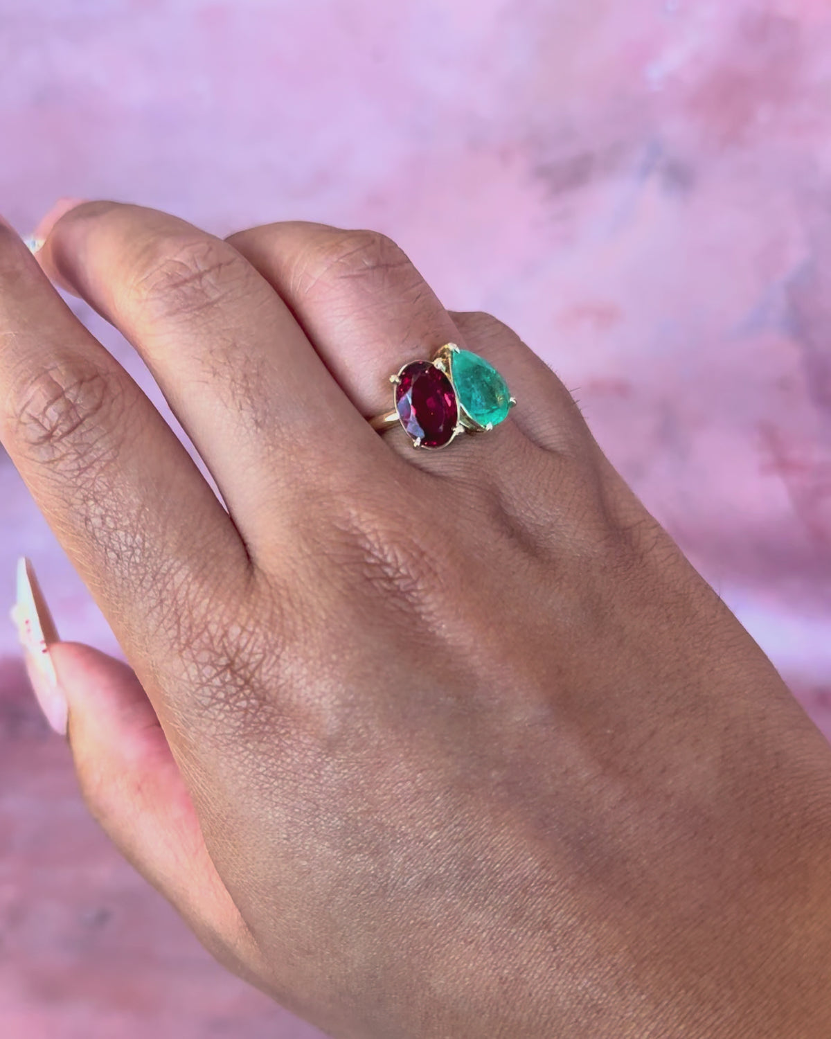 Bague Émeraude de Colombie 2.25 carats &amp; Grenat Rhodolite 2.40 carats  "Marjorie"