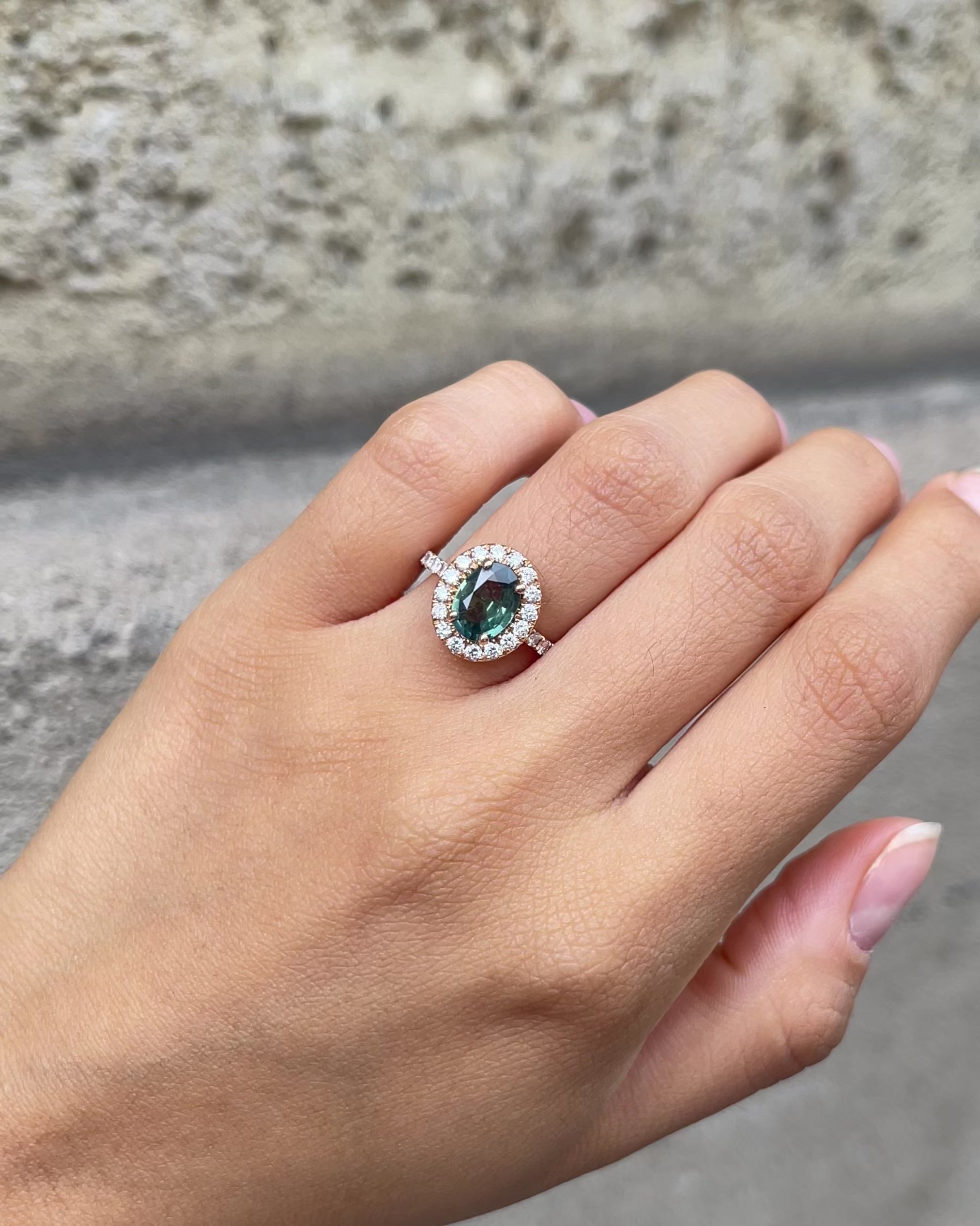 Bague Style-Art déco Saphir Vert 1.14 carat &amp; 32 Diamants "Andréa"