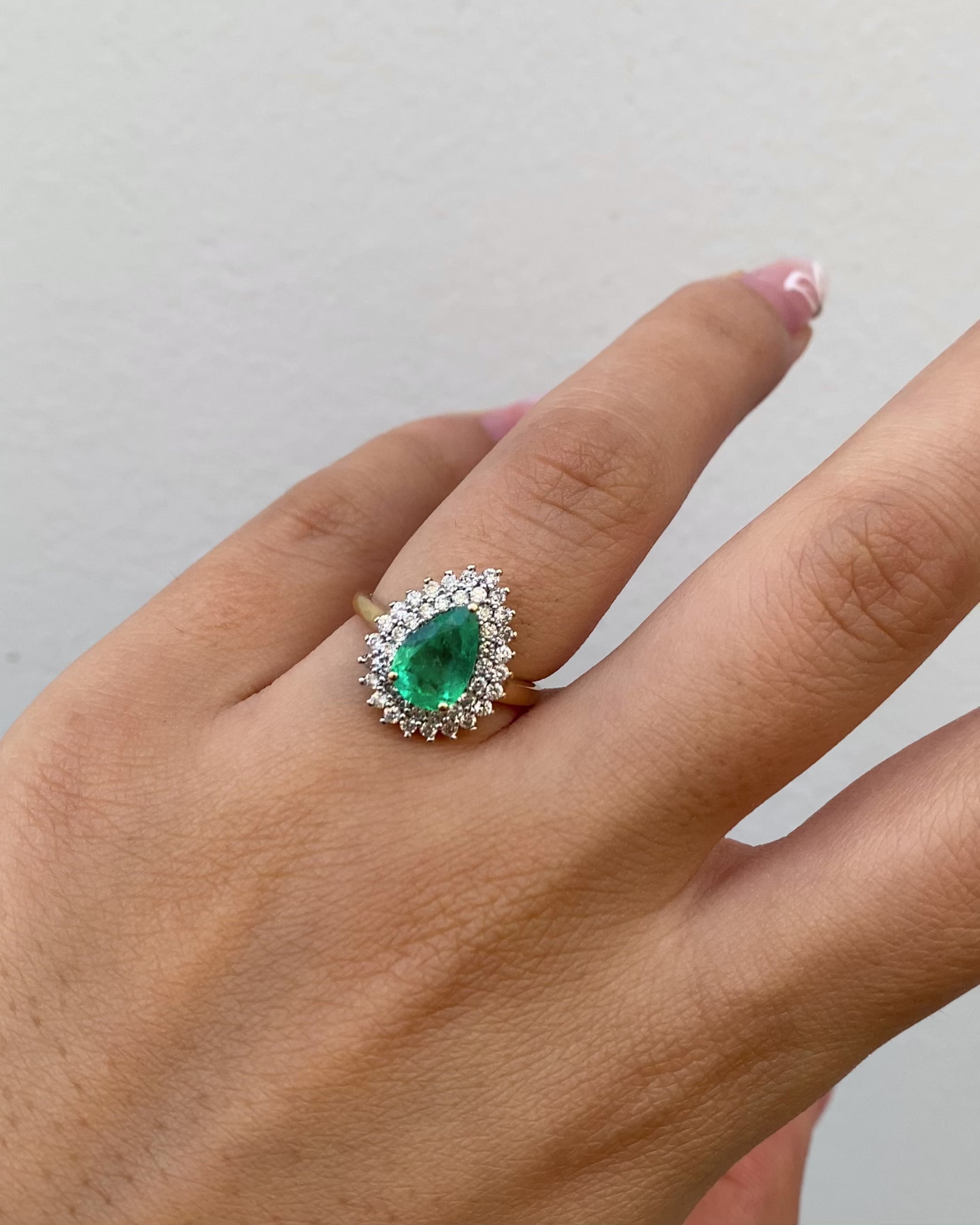 Marguerite Emerald Ring 1.40 carat &amp; 42 Diamonds "Boyanna"