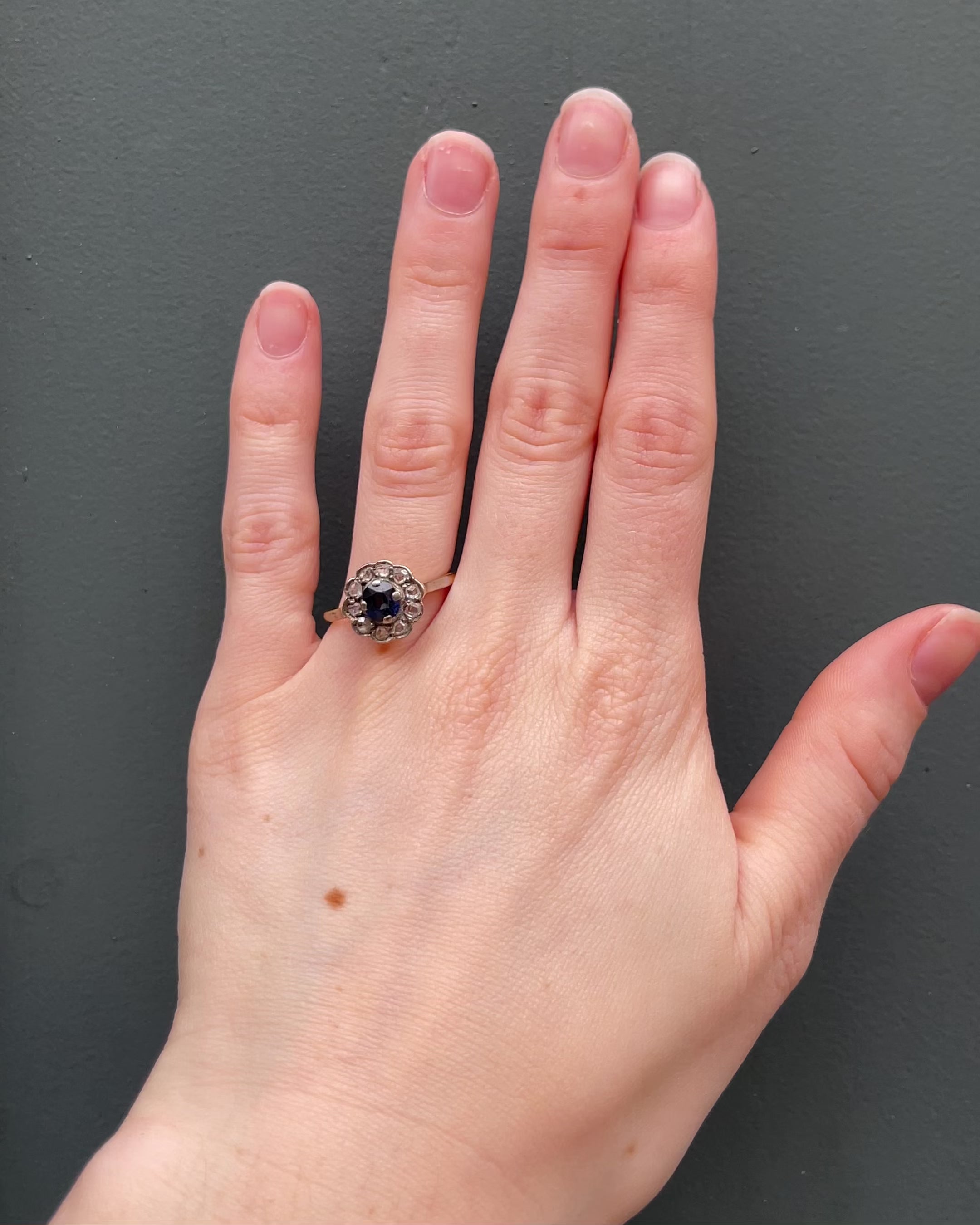 Bague Marguerite Saphir 0.85 Carat &amp; Diamants "Melinda"