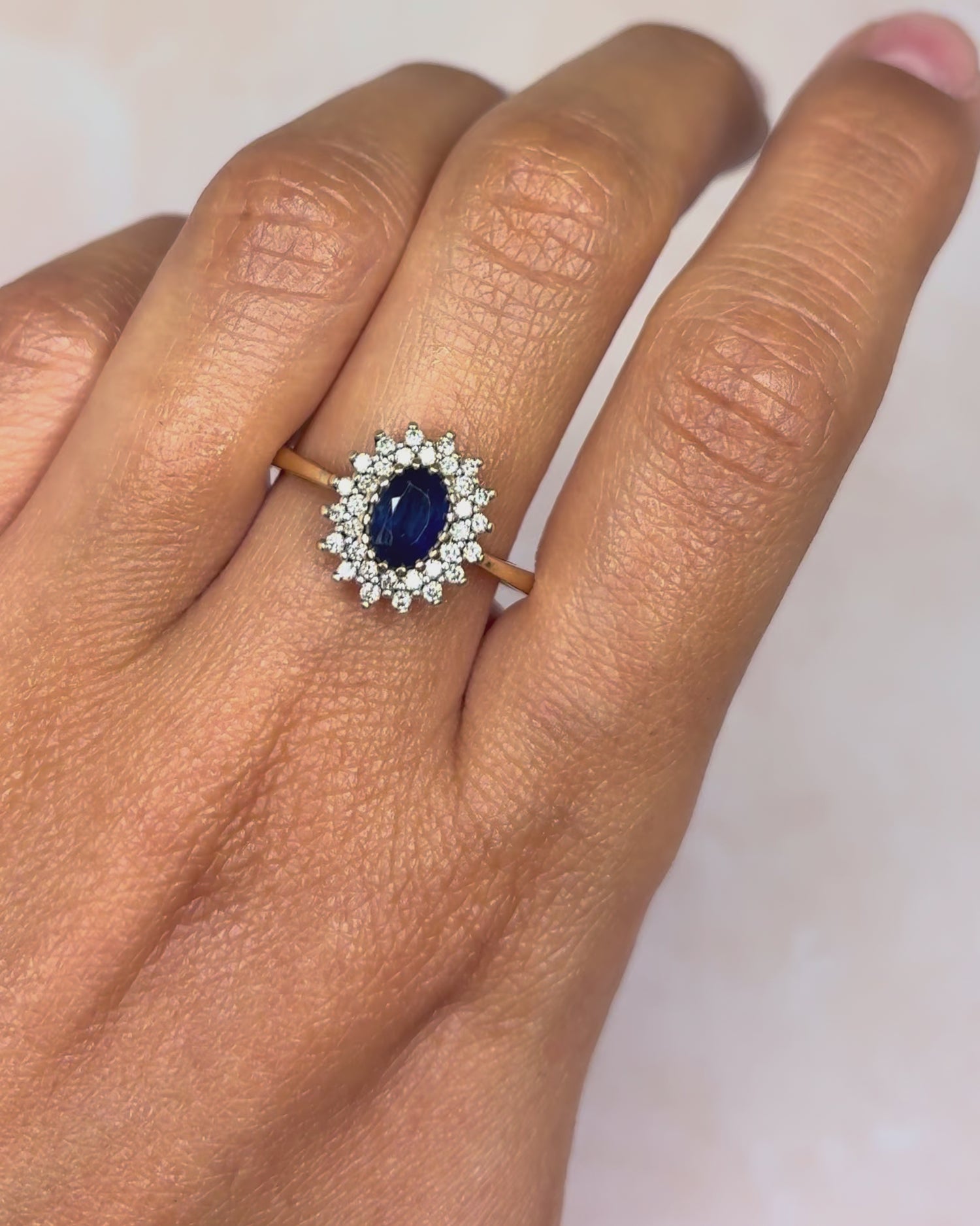 Bague Marguerite Saphir 0.85 carat &amp; Diamants 0.32 carat "Adriana"