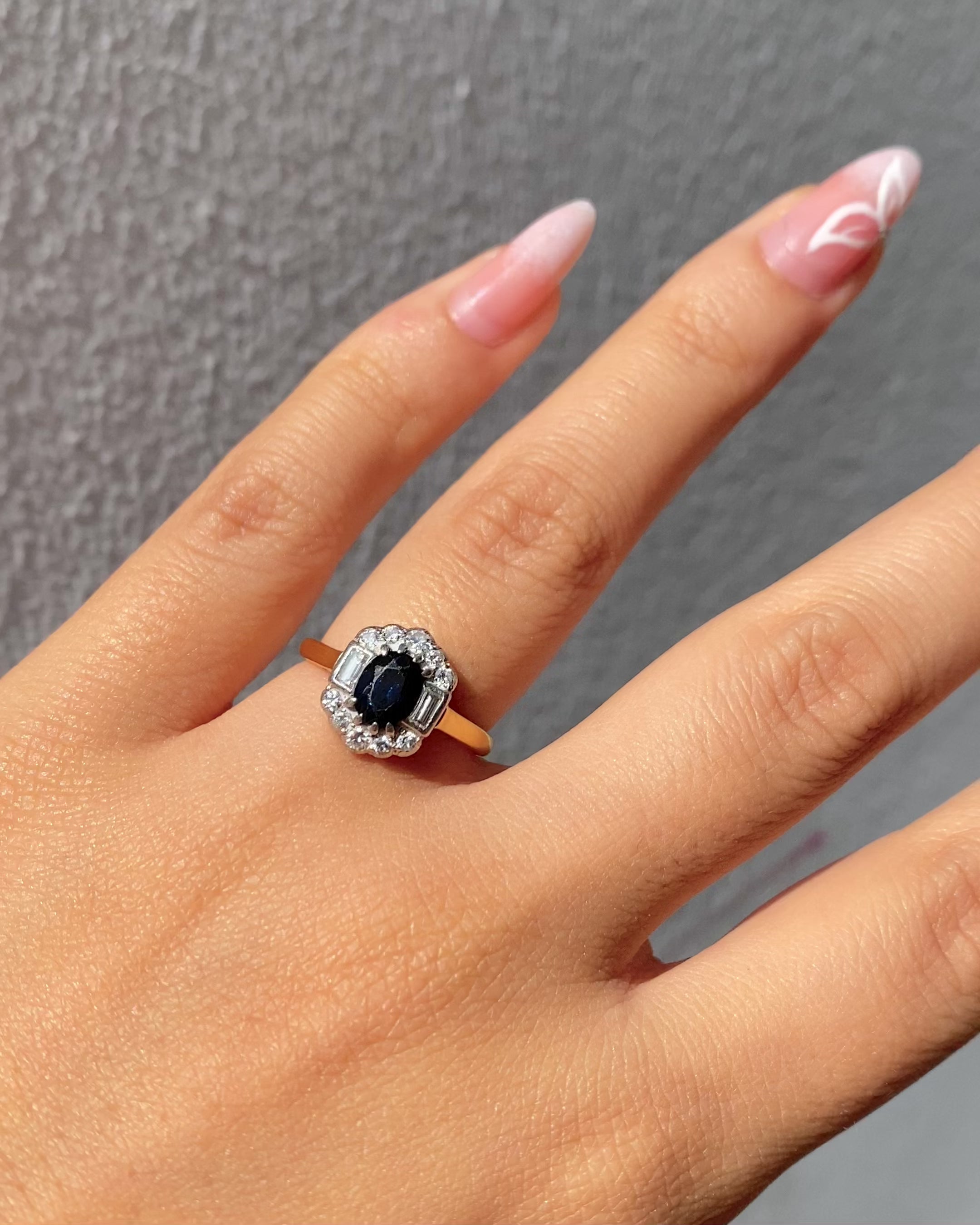 Bague Marguerite Art déco Saphir 0.87 carat &amp; Diamants "Anna"