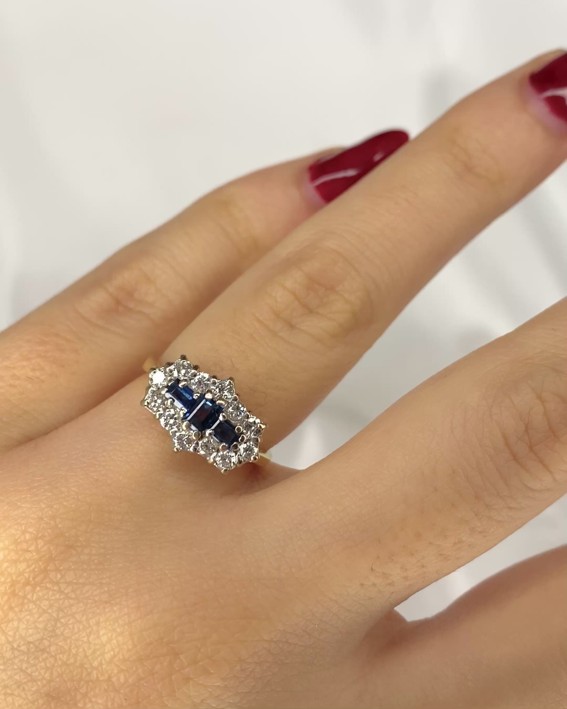 Bague Marguerite Saphirs 0.40 carat &amp; Diamants 0.56 carat &quot;Nina&quot;