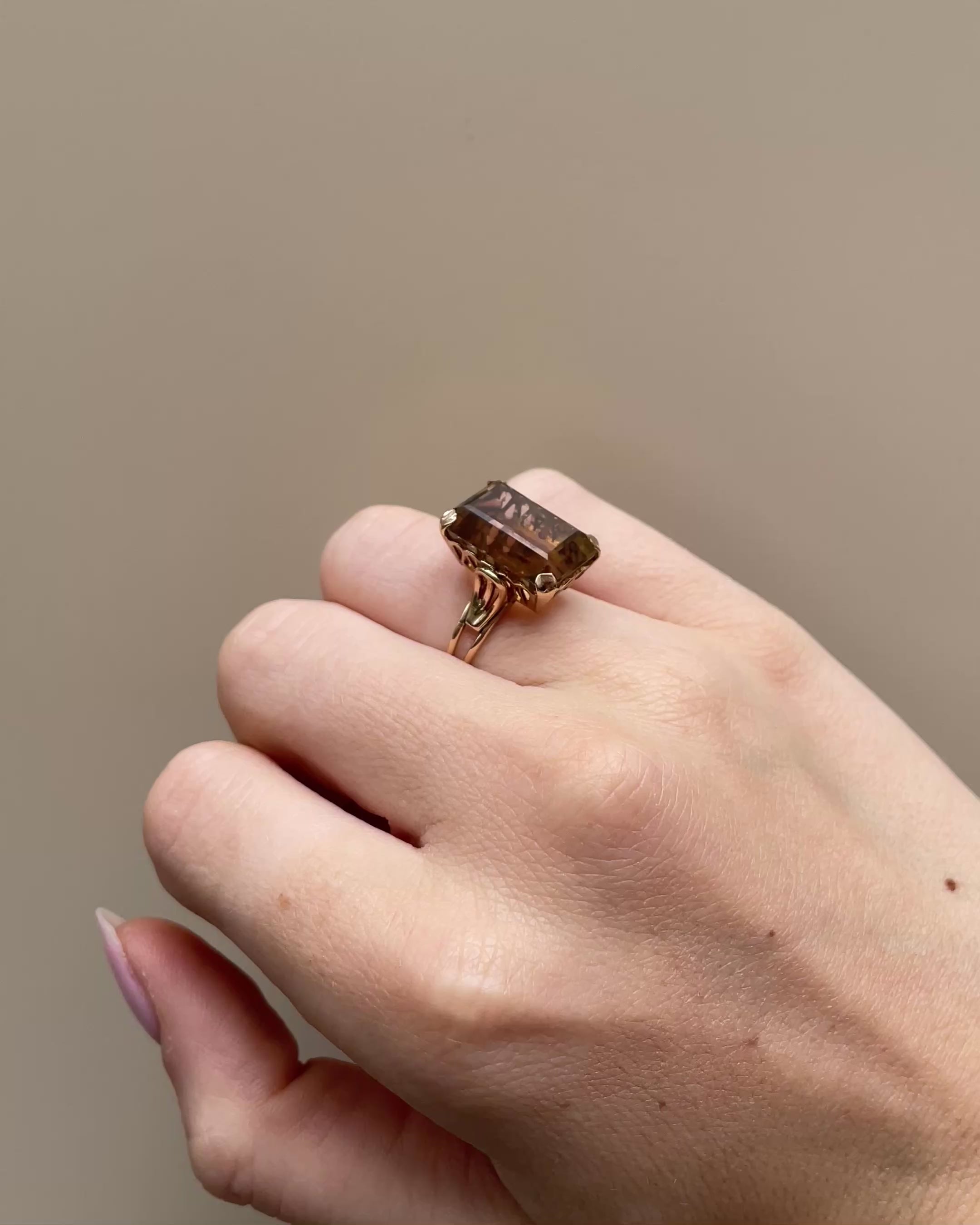 Citrine Cocktail Ring 11.50 Carats "Oda"