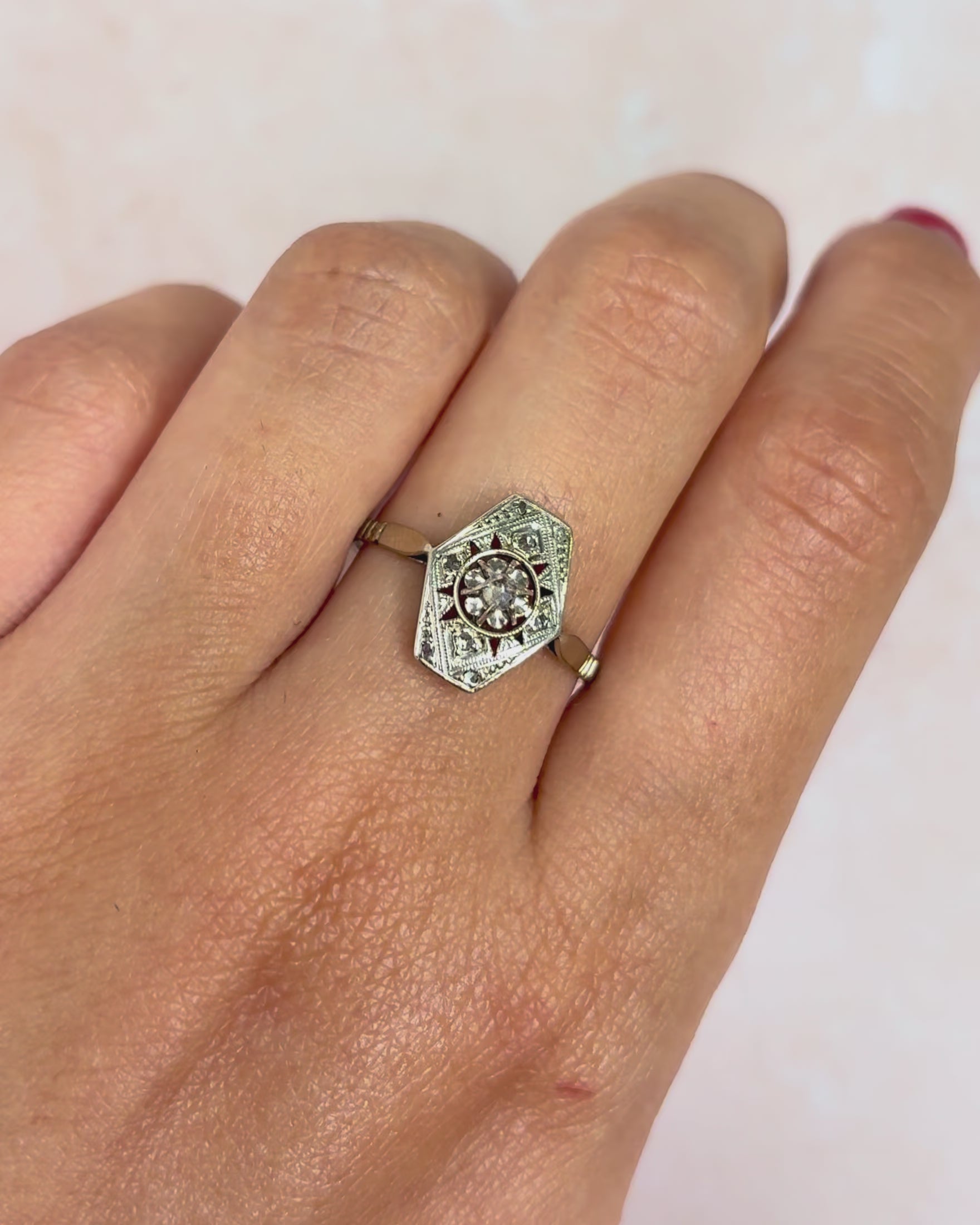 Art Deco Diamond Ring "Bonie"