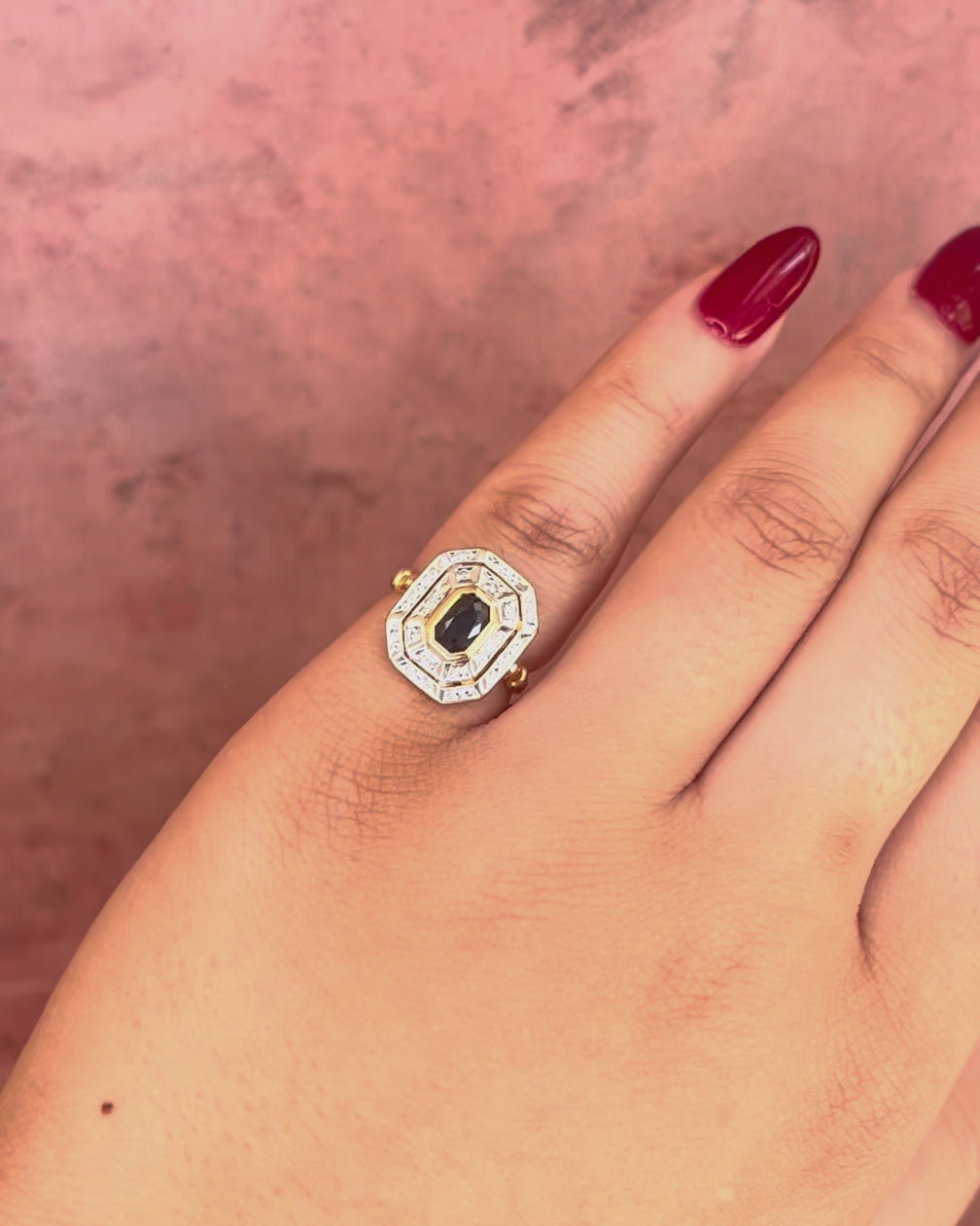 Anillo estilo Art Déco con zafiro de 0,62 quilates y diamantes "Lison"