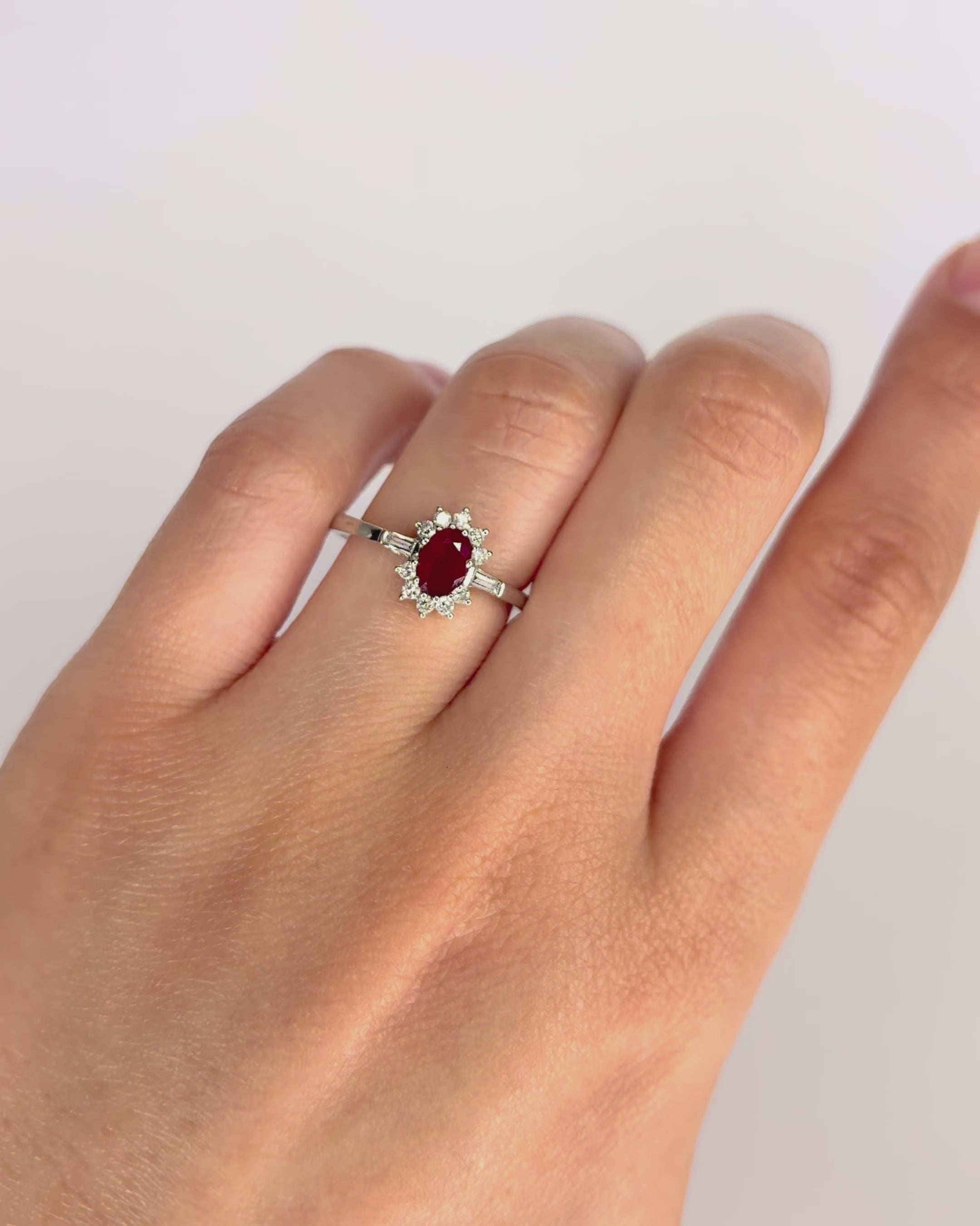 Bague Marguerite Rubis 0.62 carat &amp; 12 Diamants "Nour"