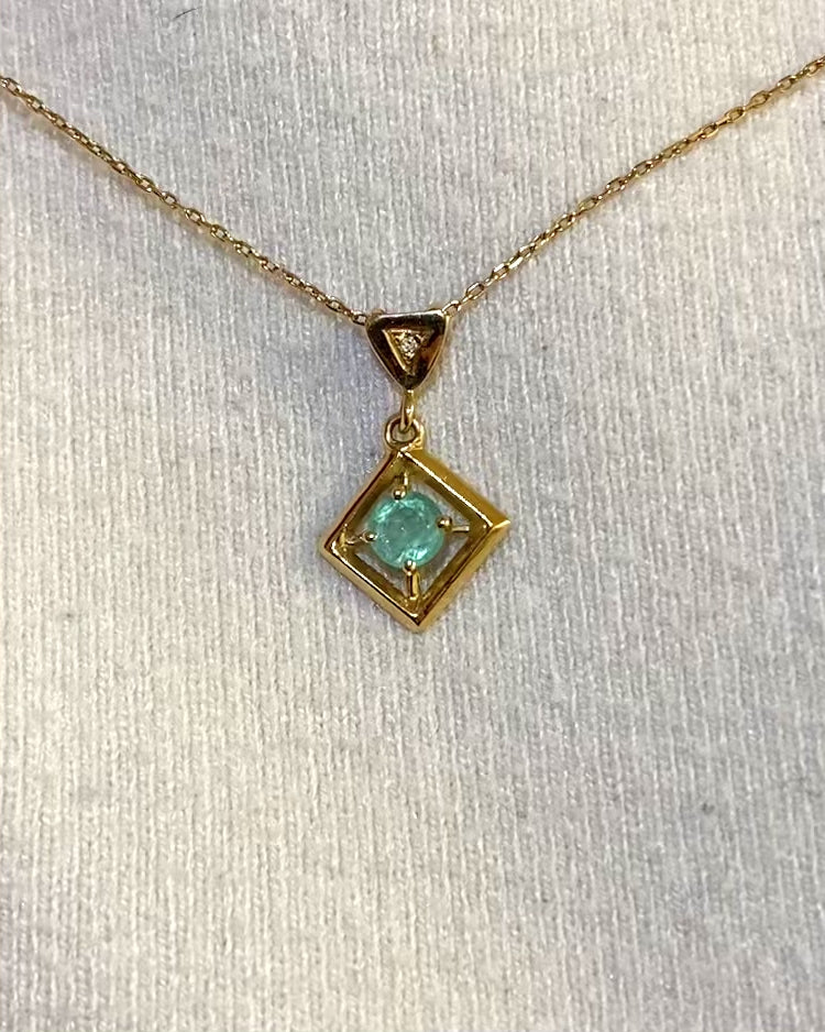 Pendentif Émeraude 0.45 carat &amp; Diamant "Isabella"