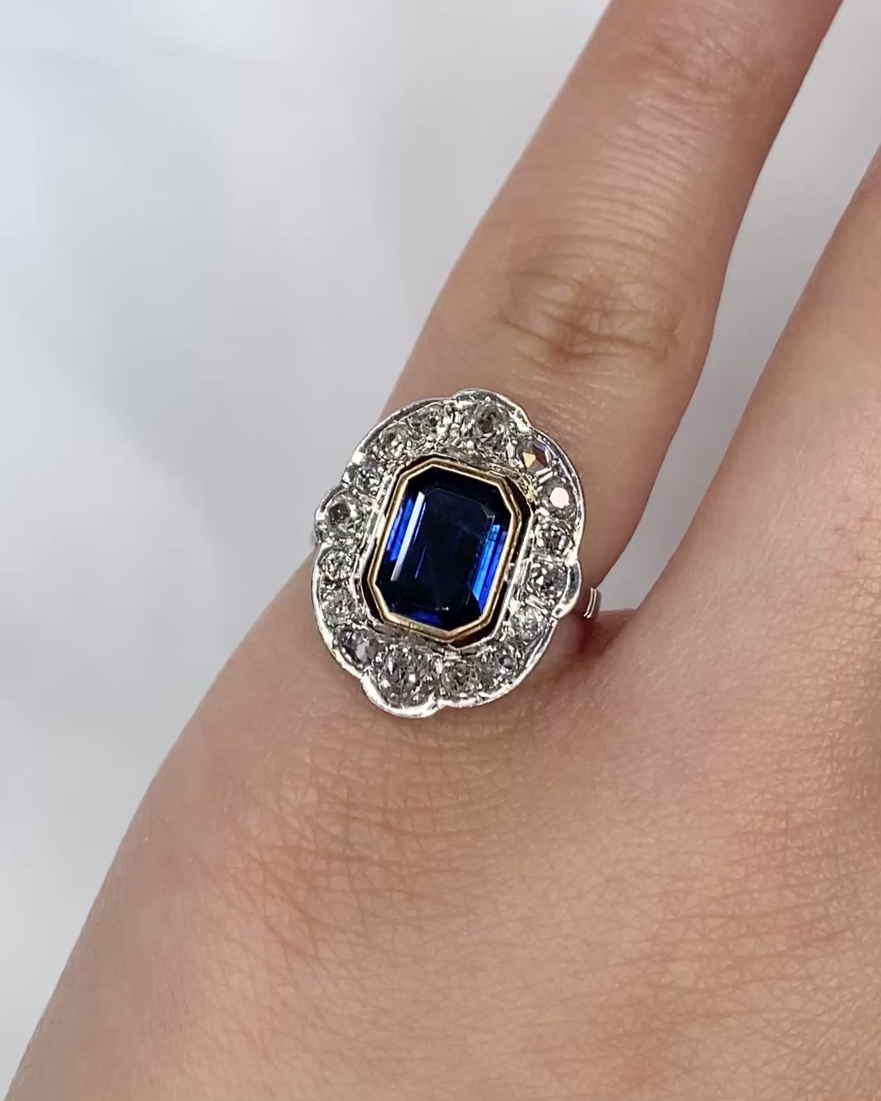 Bague Art-Déco Saphir 2.30 carats &amp; Diamants 0.70 carat "Flore"