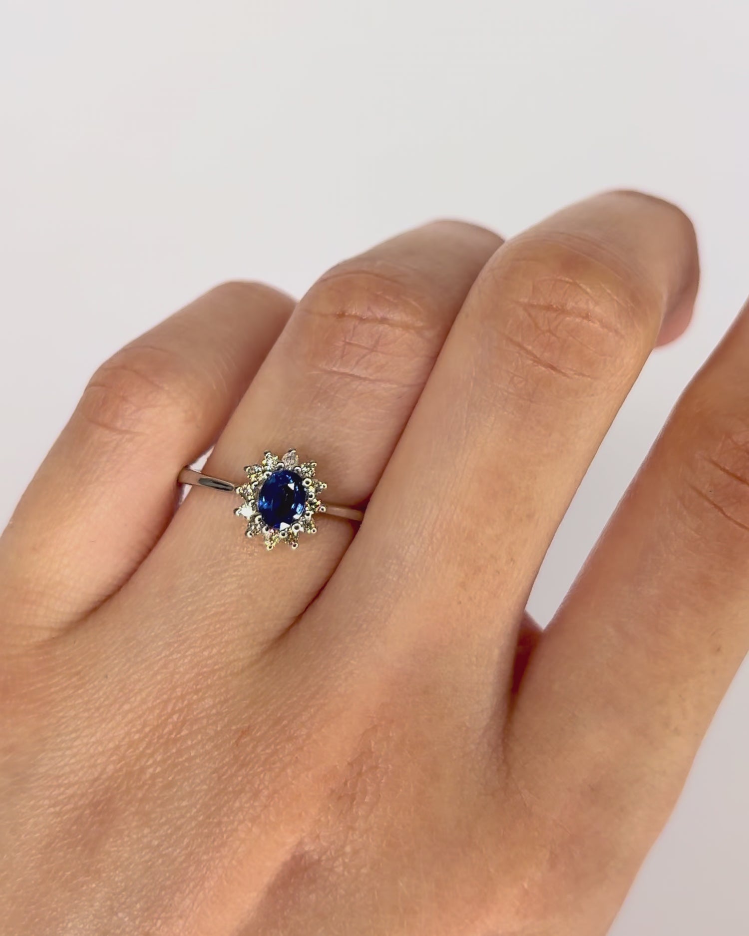 Bague Marguerite Saphir 0.50 carat &amp; Diamants 0.24 carat "Céline"