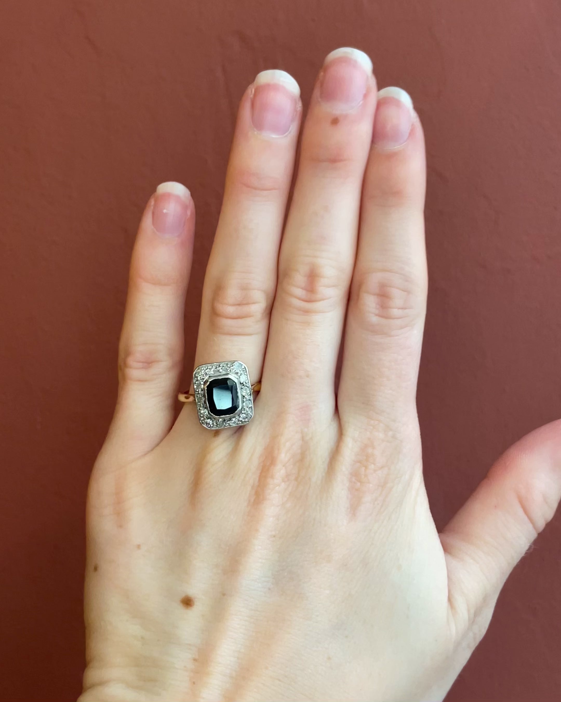 Bague Style Art-déco Saphir 1.92 carat &amp; Diamants "Émyle"